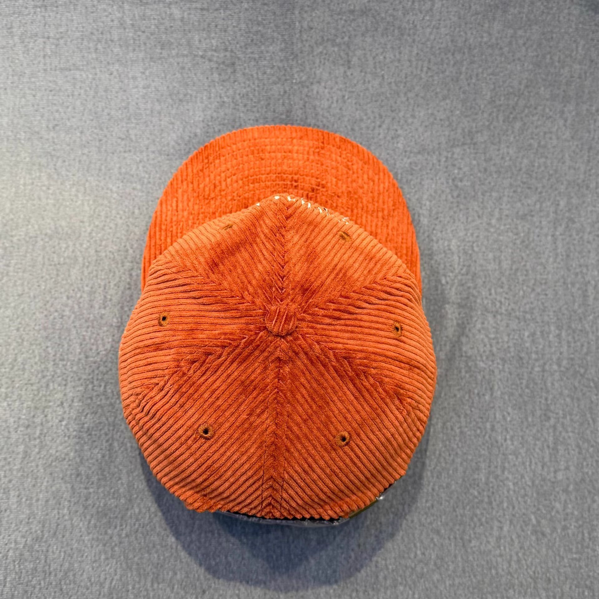 New Era New Era Corduroy Flat Brim Cap。 Q5 Size ONE SIZE - 4 Thumbnail