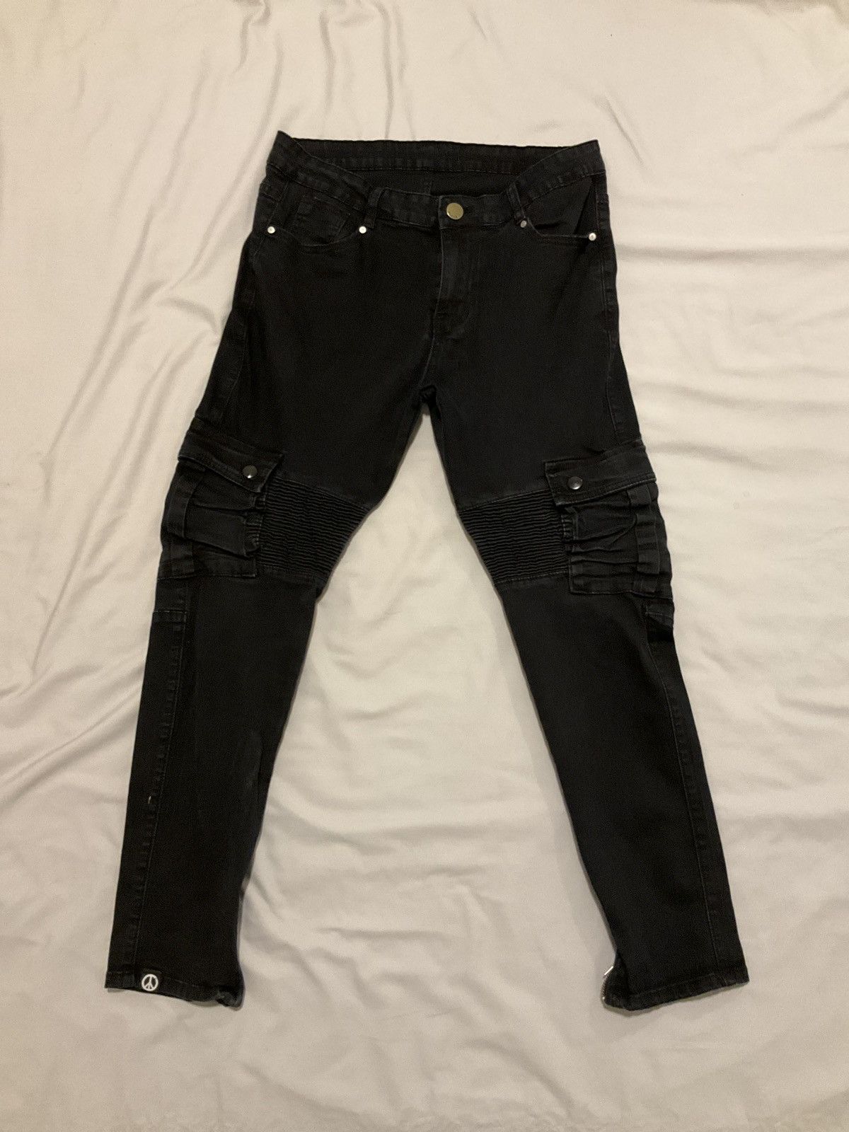Shein 6 Pocket Cargo Size US 30 / EU 46 - 1 Thumbnail