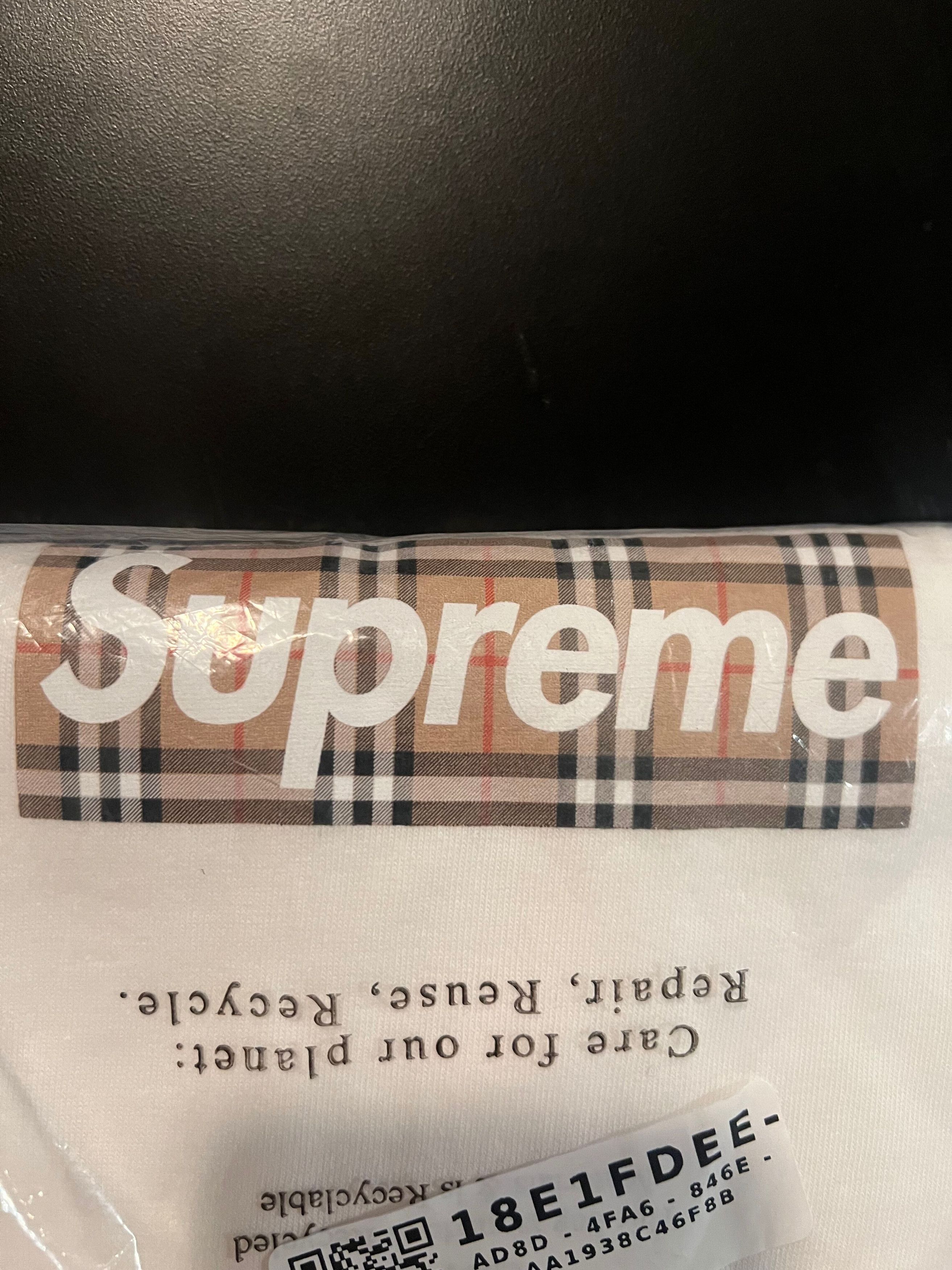 Burberry × Supreme Supreme Burberry Box Logo Tee White Large