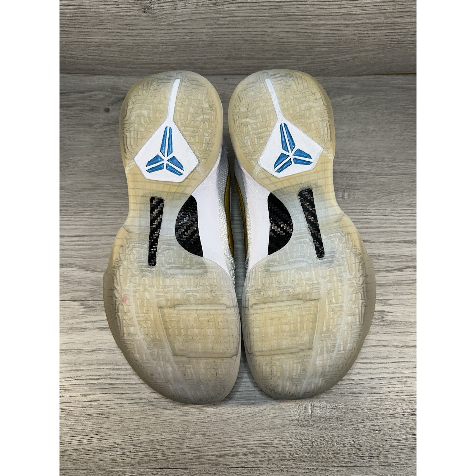 Nike × Undefeated Nike Undefeated x Kobe 5 Protro Unlucky 13 - Size 9 Size US 9 / EU 42 - 6 Thumbnail