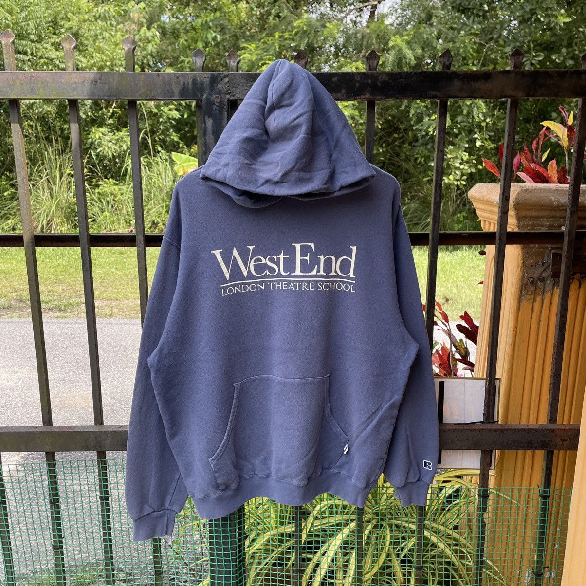 Russell Athletic 🔥Vintage Russell London Theatre School Pullover Hoodie Size US L / EU 52-54 / 3 - 1 Thumbnail