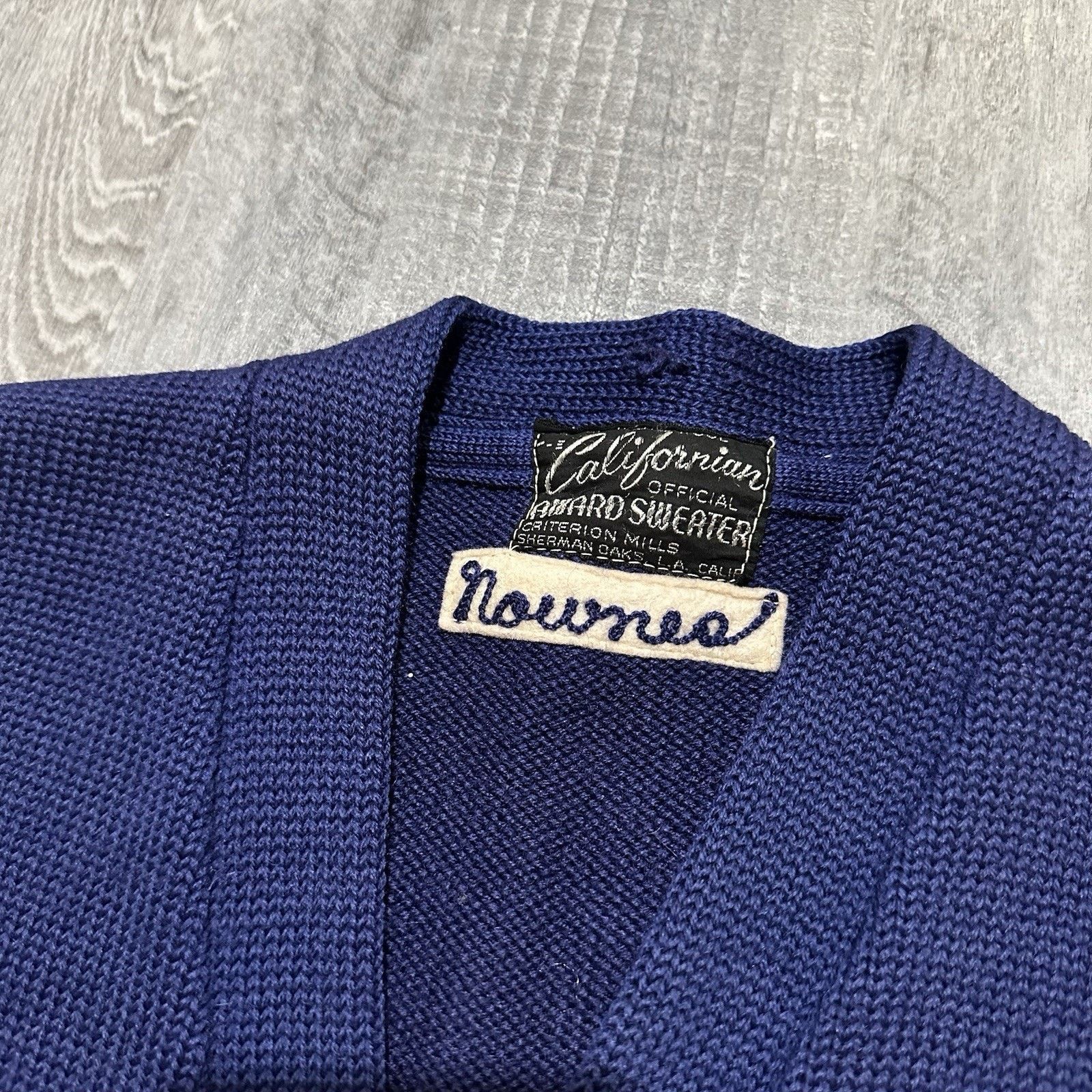 Vintage VTG Notre Dame Men’s Medium Criterion Mills Cardigan Sweater Size US M / EU 48-50 / 2 - 17 Thumbnail