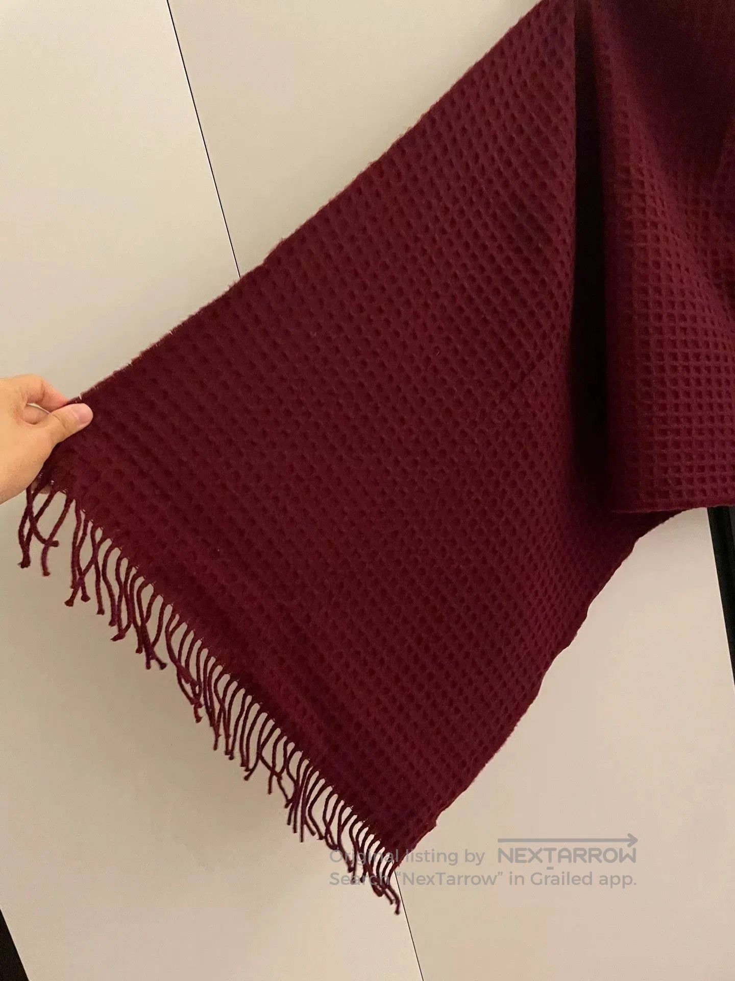 Johnstons Of Elgin Johnstons of Elgin Cashmere Scarf/Shawl. Size ONE SIZE - 6 Thumbnail
