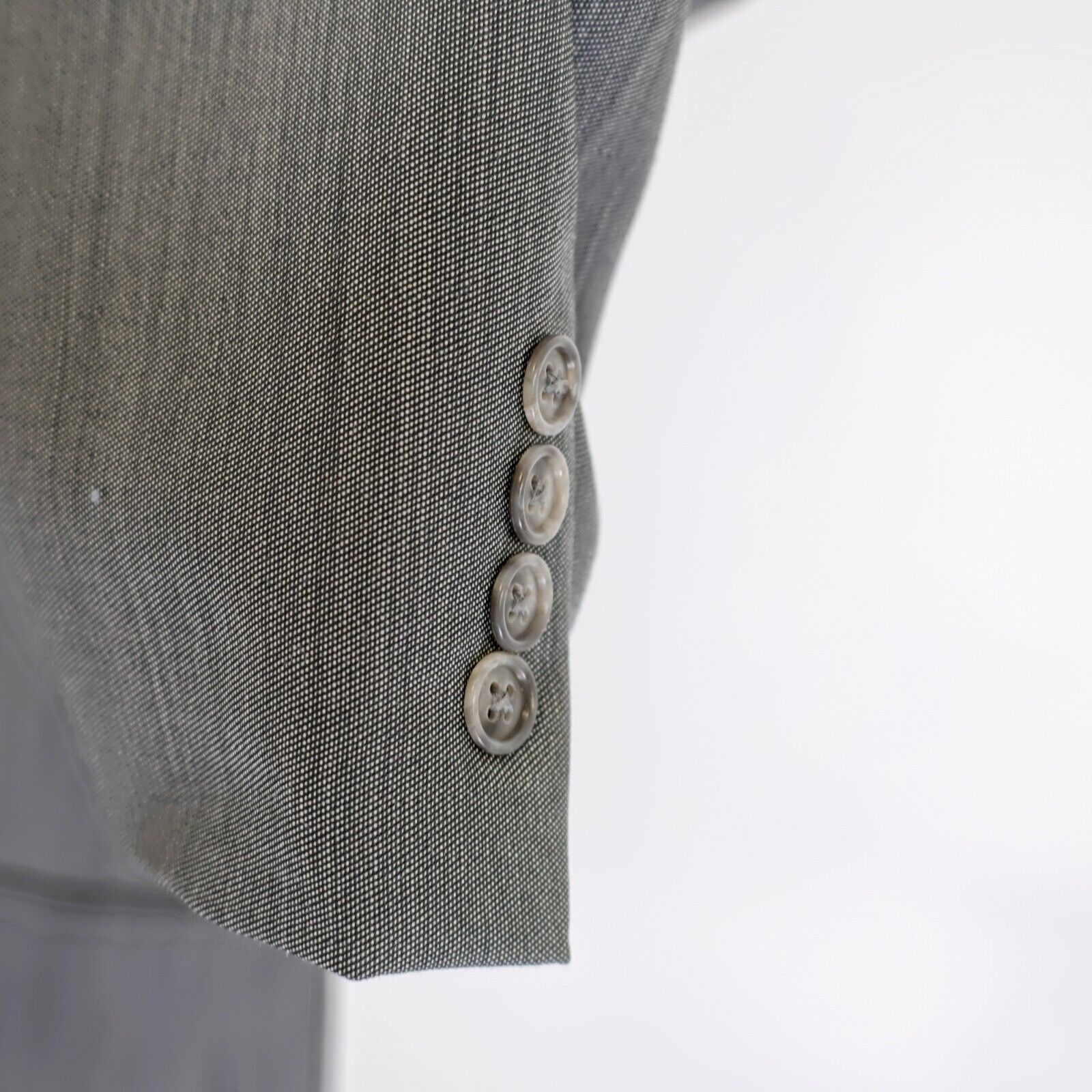 Calvin Klein Calvin Klein Wool Gray Birdesye Peak Lapel 44L Blazer 2 Butt Size 44L - 3 Thumbnail