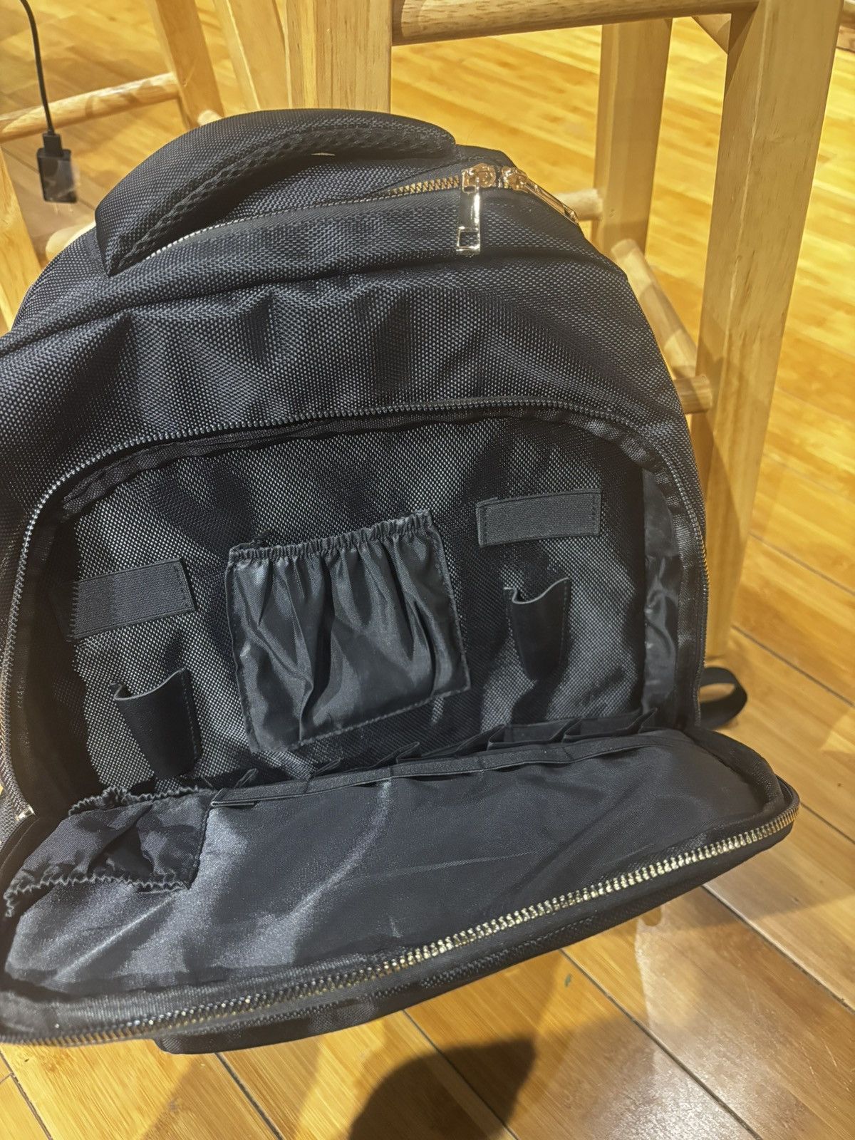 Other Black & gold backpack Size ONE SIZE - 7 Thumbnail