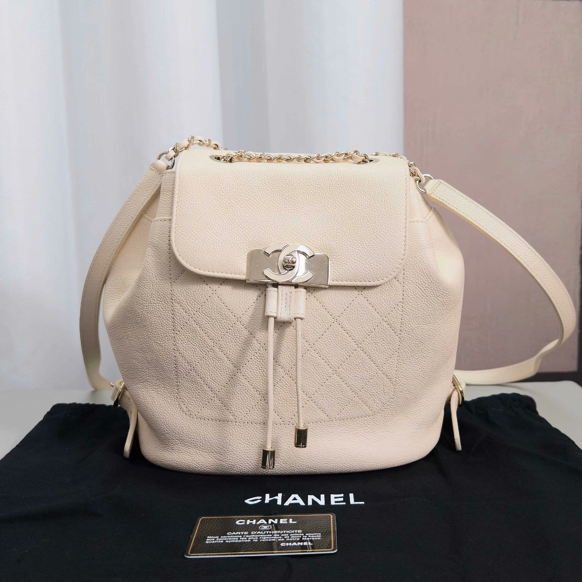 Chanel Pre-loved Bag Very good condition Size ONE SIZE - 1 Thumbnail