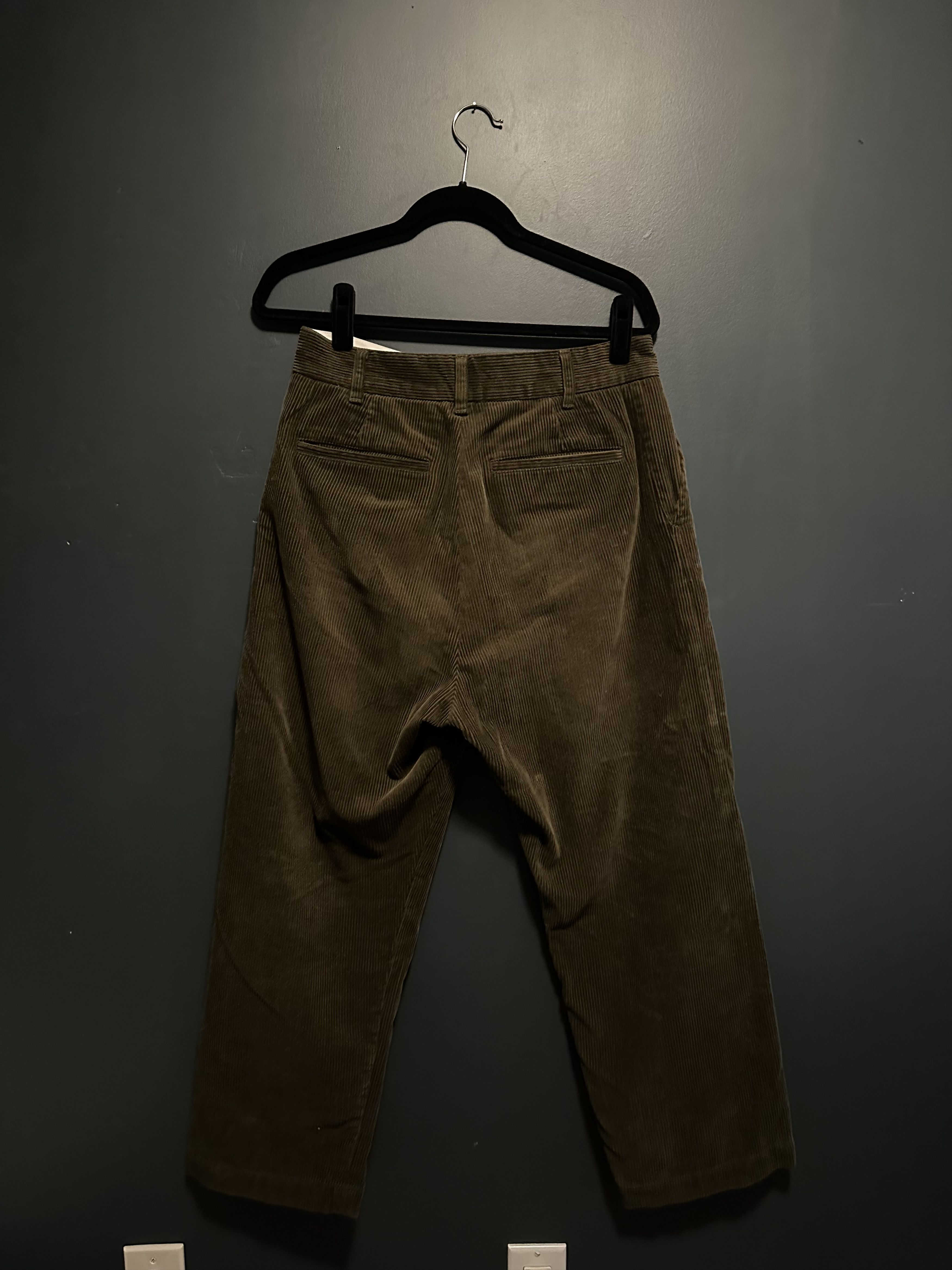 Fujito Two tuck trousers in olive cotton corduroy Size US 32 / EU 48 - 1 Thumbnail