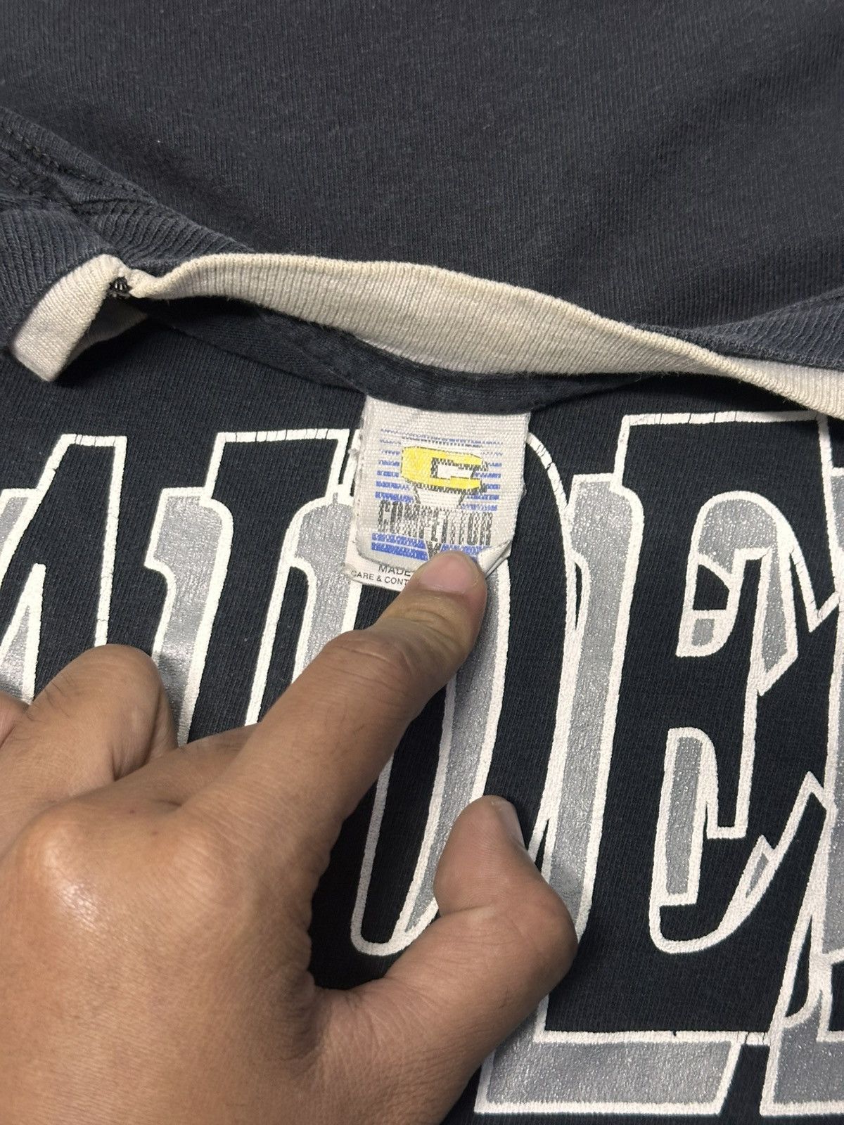 NFL × Vintage Vintage 90s Raiders T-Shirt Oakland Raiders NFL Tee Size US XL / EU 56 / 4 - 5 Thumbnail