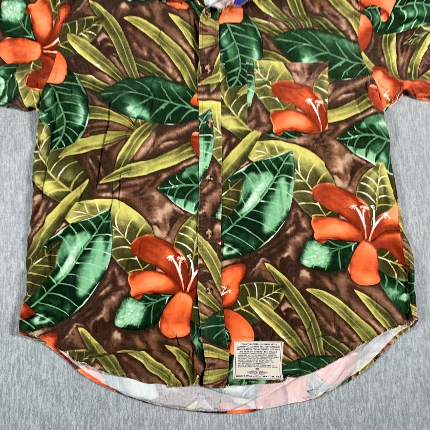 Tommy Hilfiger VINTAGE Tommy Hilfiger Shirt Mens Large Hawaiian Rayon Floral 1990s Size US L / EU 52-54 / 3 - 3 Thumbnail