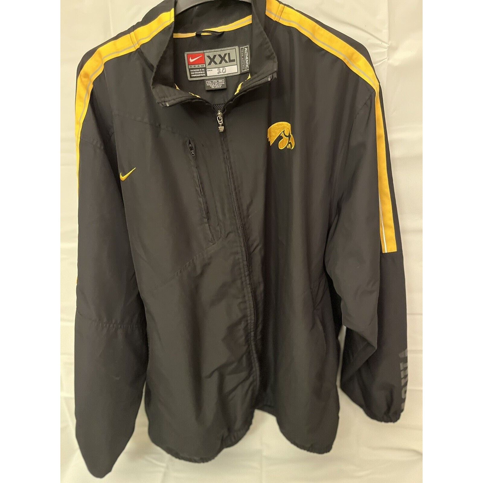 Nike VTG Nike Team Iowa Hawkeyes Jacket - Zip Up - Black Mens 2XL Size US XXL / EU 58 / 5 - 1 Thumbnail
