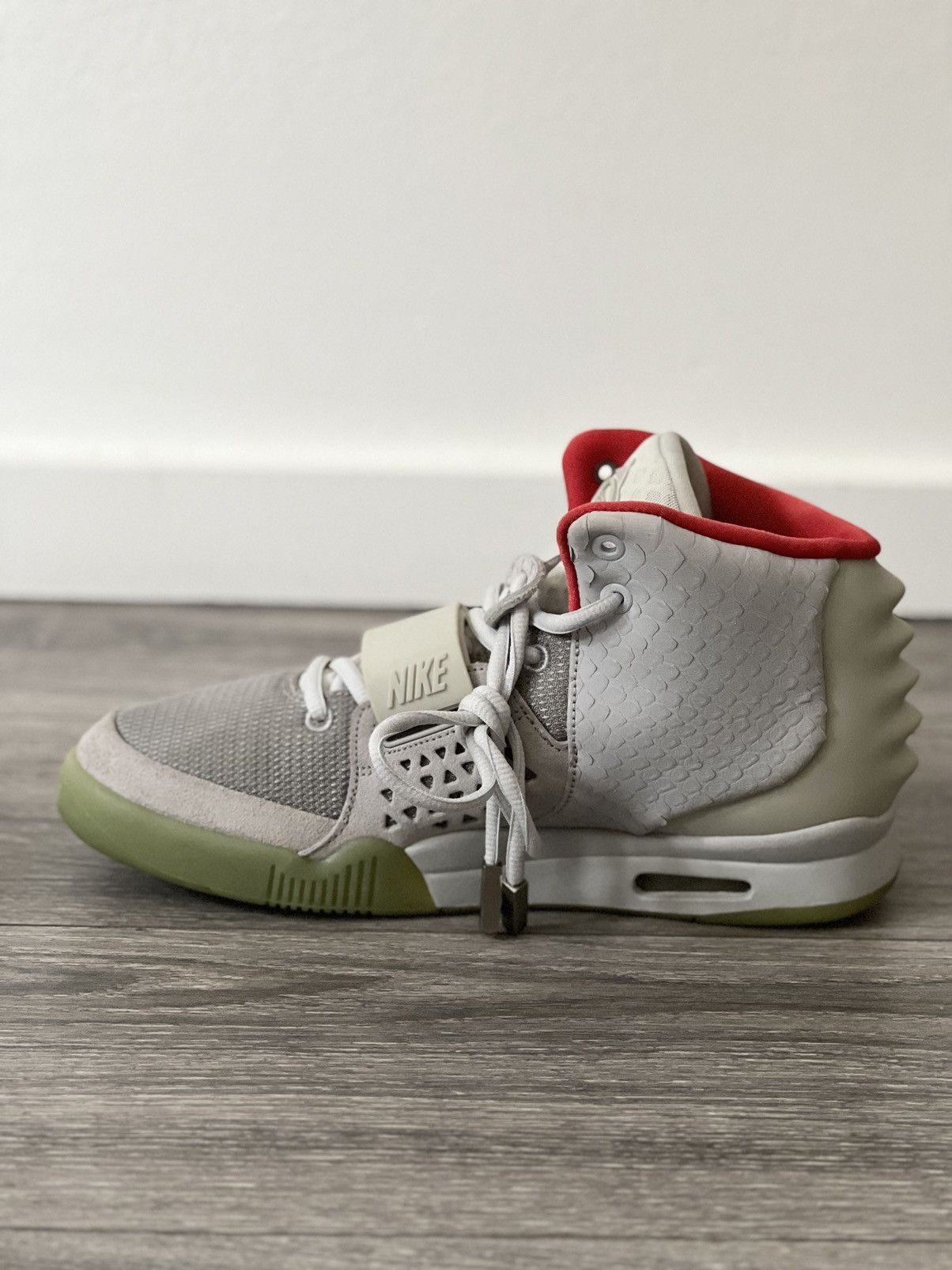 Kanye West × Nike Nike Air Yeezy 2 Platinum Wolf Grey Size US9 Size US 9 / EU 42 - 3 Thumbnail