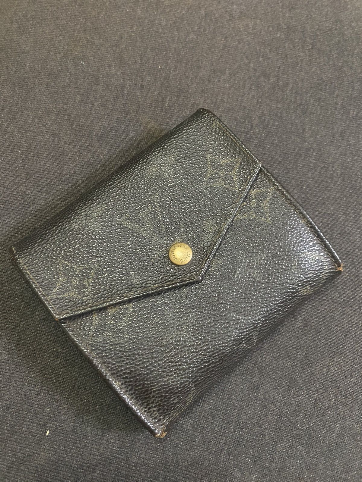 Louis Vuitton Louis Vuitton Wallet Size ONE SIZE - 1 Thumbnail