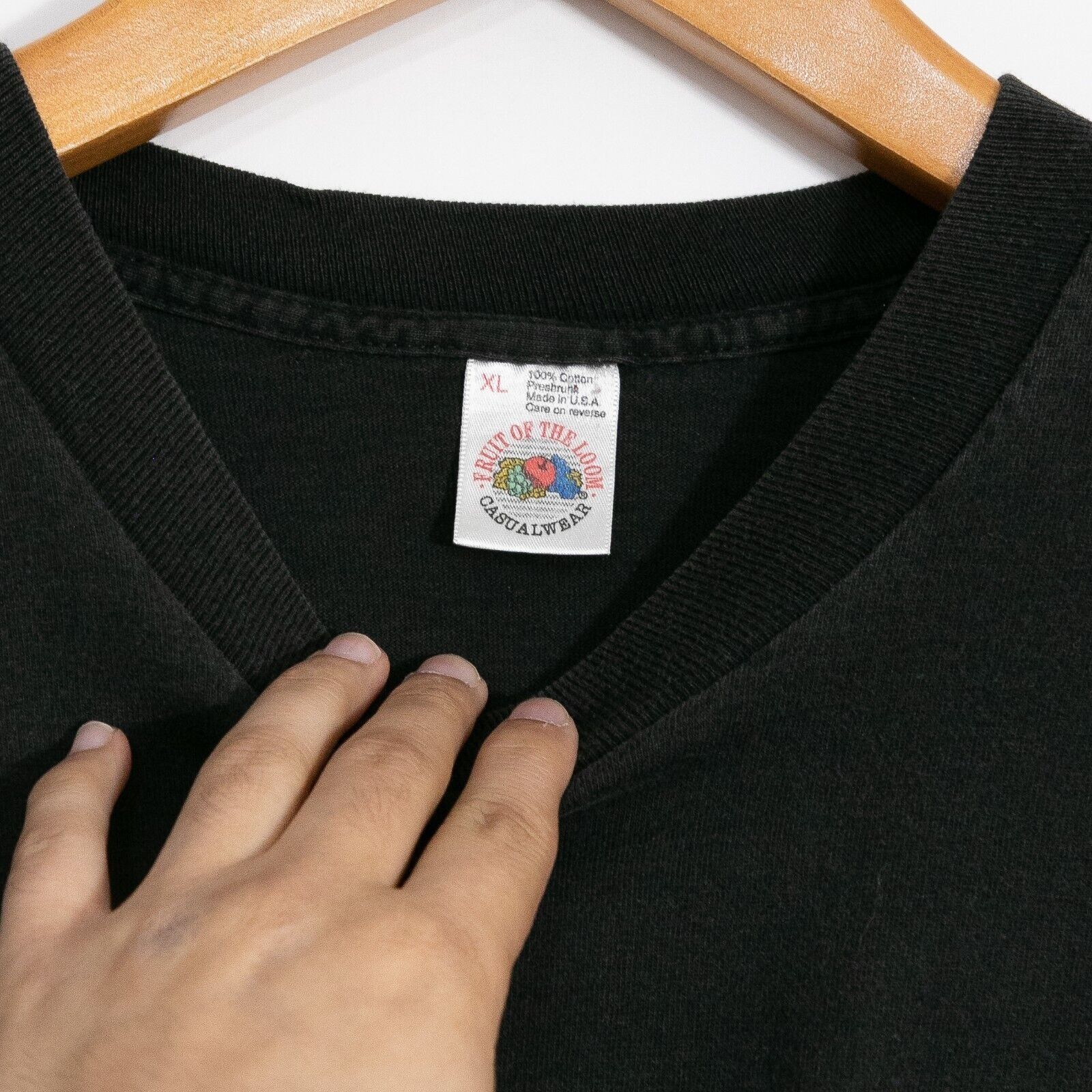 Vintage Vintage 90s Fruit of the Loom Blank T Shirt XL - Distressed Size US M / EU 48-50 / 2 - 4 Thumbnail