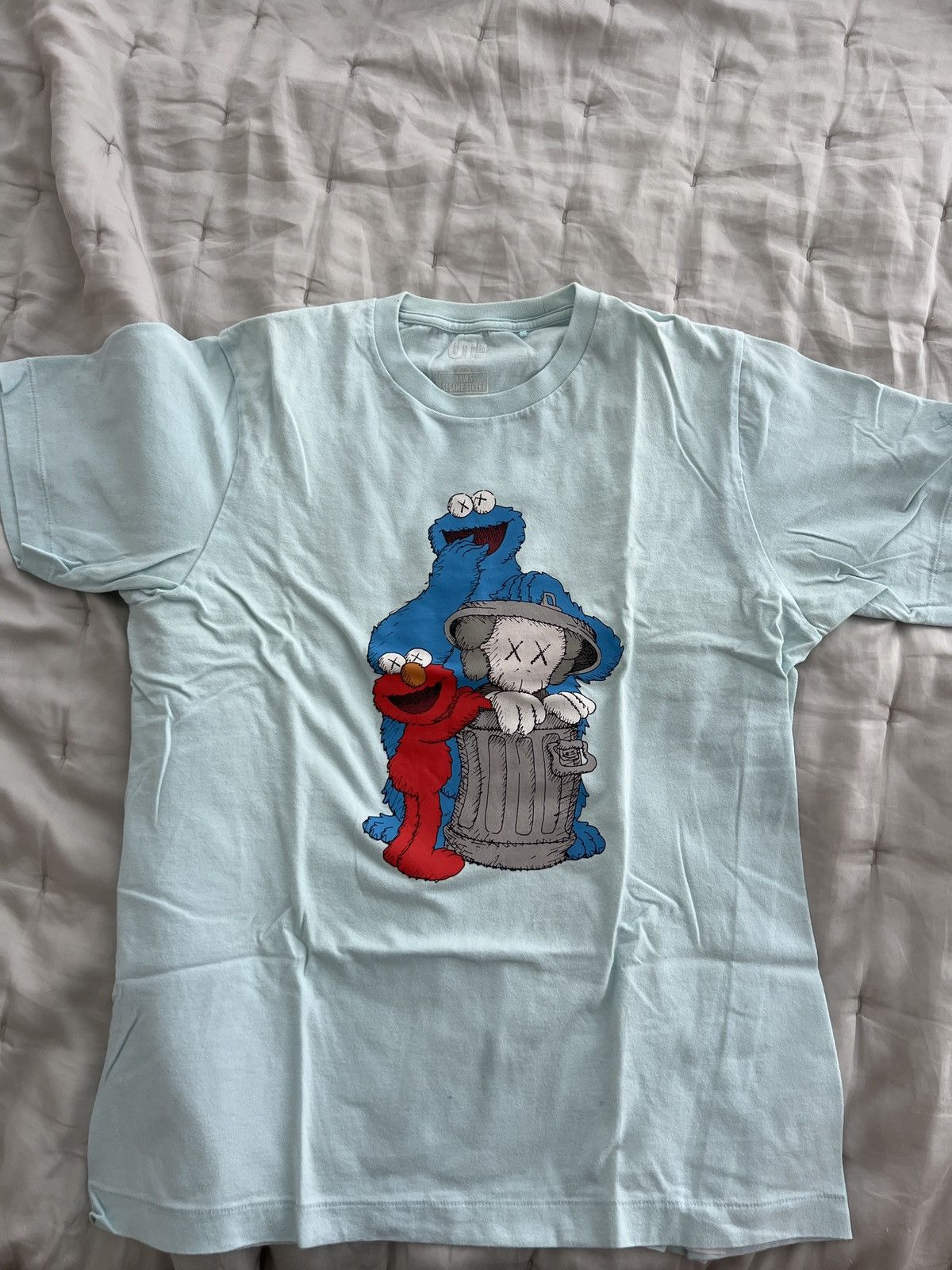 Kaws × Uniqlo Uniqlo x KAWS Tee Size US L / EU 52-54 / 3 - 1 Thumbnail