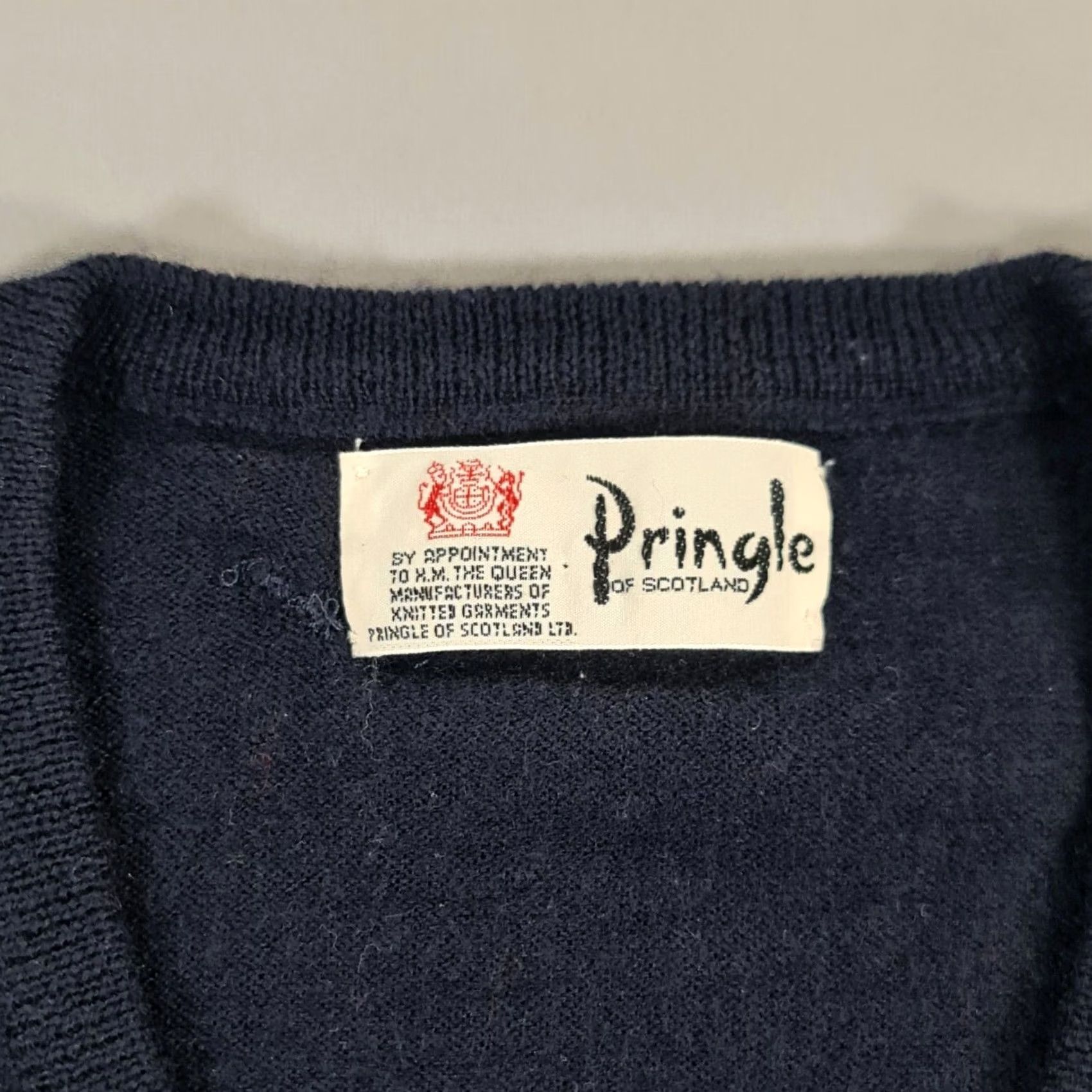 Vintage Pringle Jumper Navy Blue M Wool Knit V-Neck Pullover Mens Size US M / EU 48-50 / 2 - 3 Thumbnail