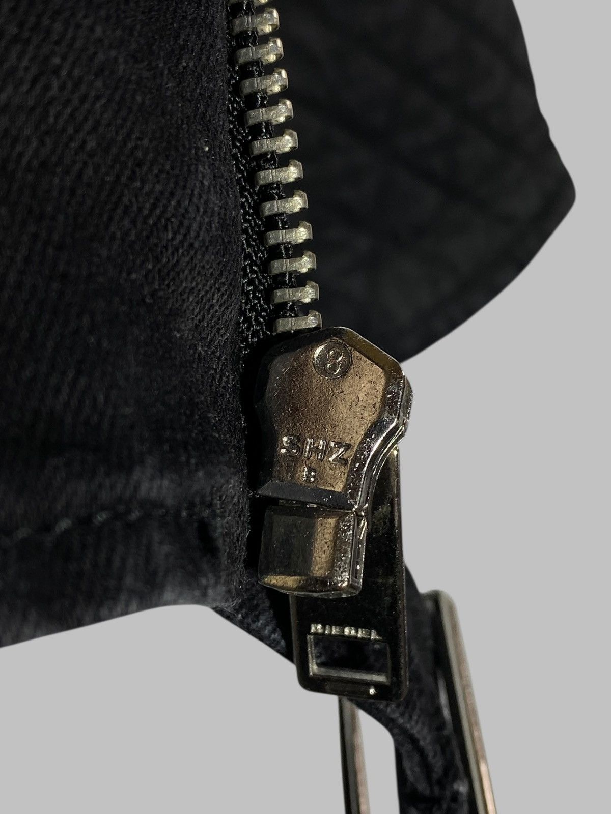 Diesel Vintage Diesel Y2k Quilted Distressed Style Biker Jacket Size S / US 4 / IT 40 - 14 Thumbnail
