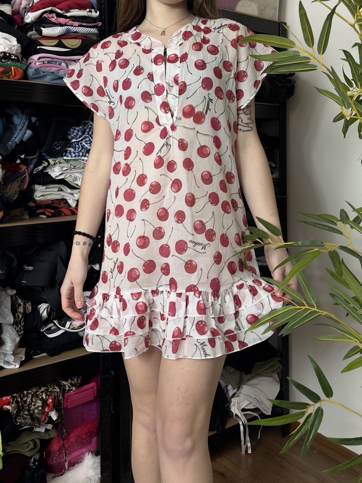 Moschino VINTAGE MOSCHINO MARE CHERRY MESH DRESS Size M / US 6-8 / IT 42-44 - 1 Thumbnail
