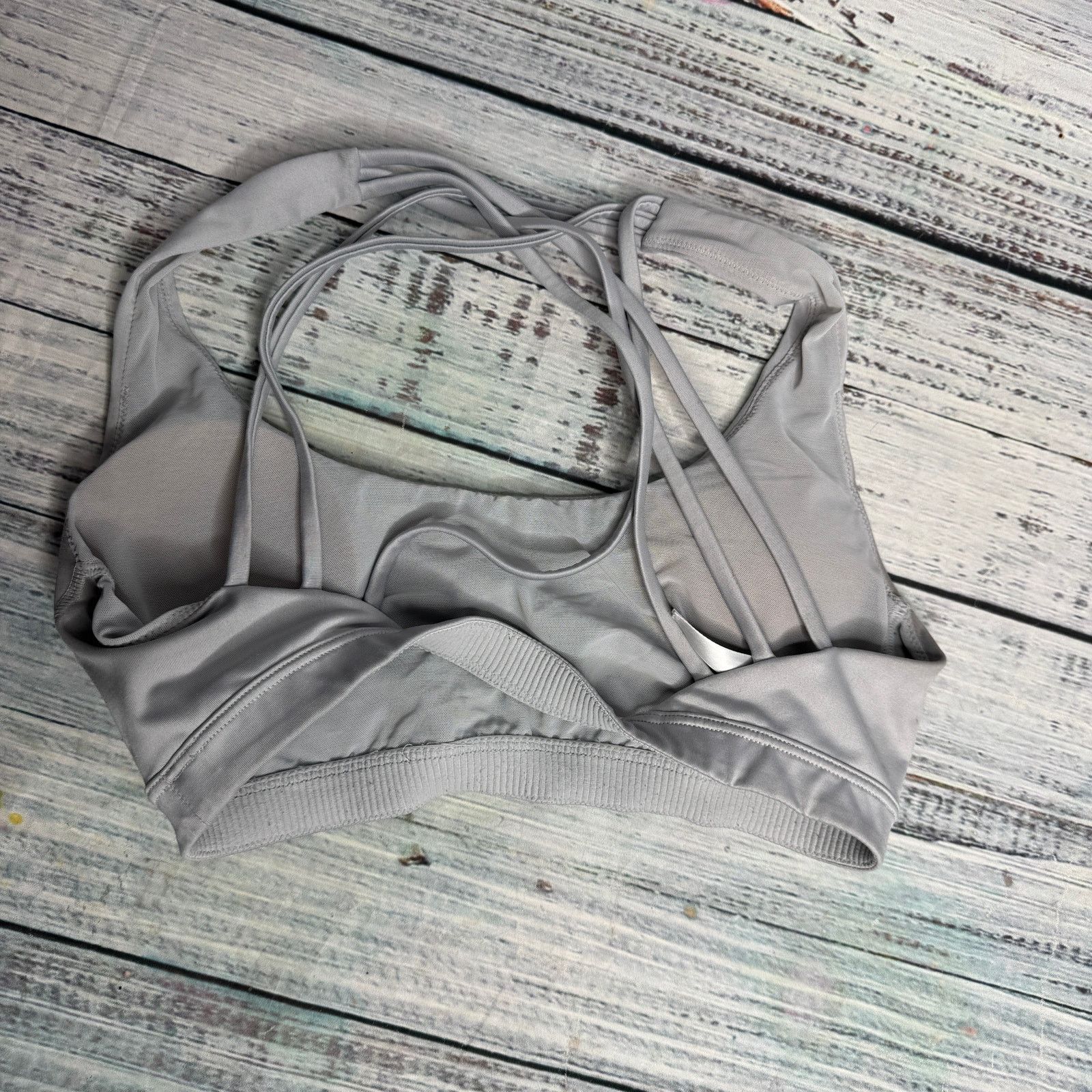 Victoria's Secret Victoria's Secret Sport Criss Cross Sports bra Grey Sm Size S / US 4 / IT 40 - 2 Thumbnail