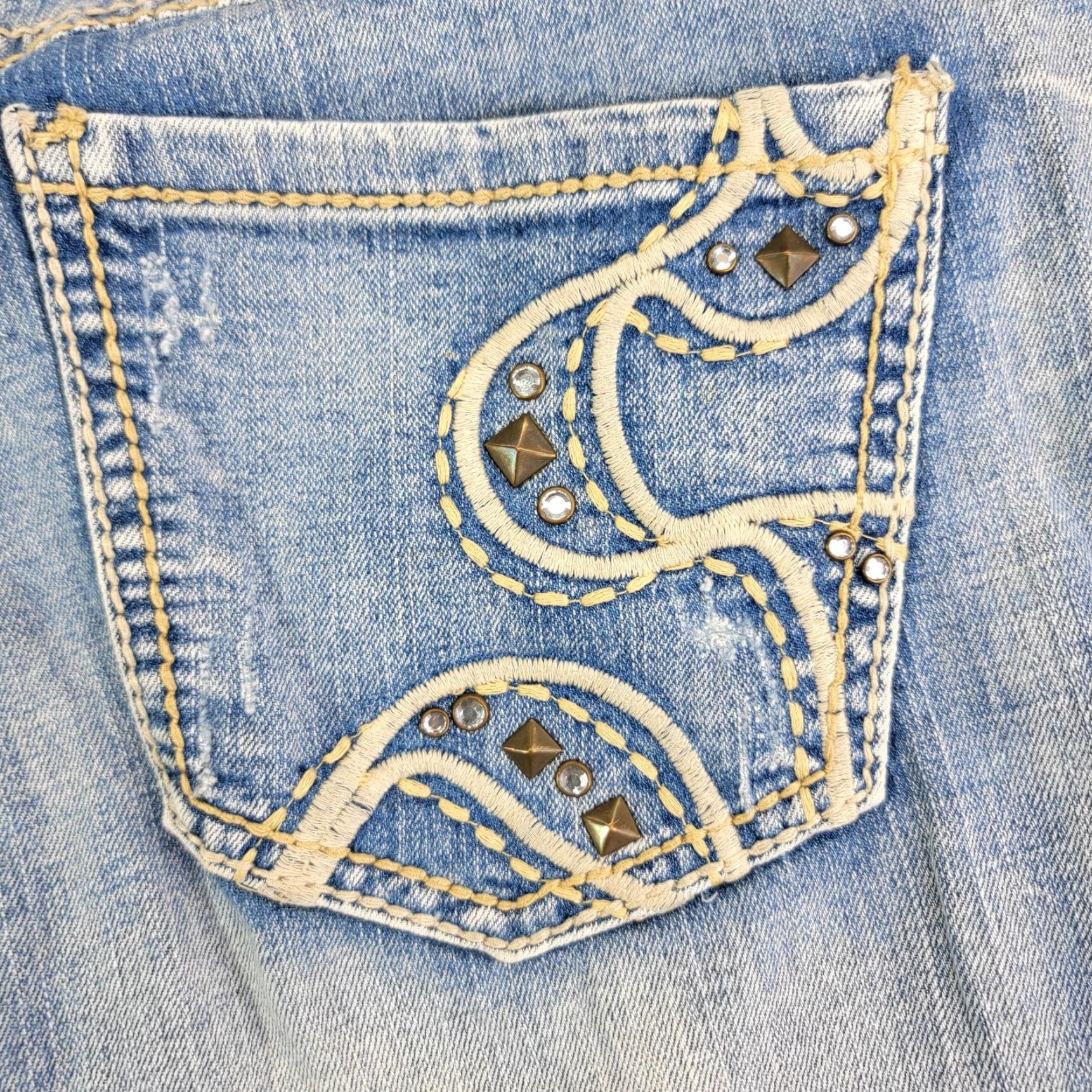 Vintage Seven7 Shorts Bermuda Womens 16 Blue Denim Distressed Embroidered Studded Rhinestone Stretch Casual Summer Size 38" / US 16 / IT 52 - 7 Thumbnail