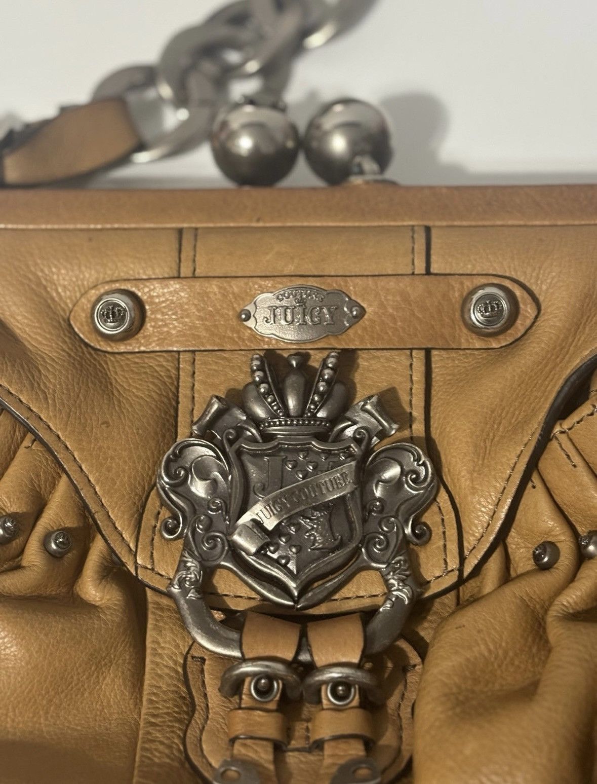 Juicy Couture Rare 2000s Juicy Couture Couture Crest Leather Satchel Size ONE SIZE - 5 Thumbnail
