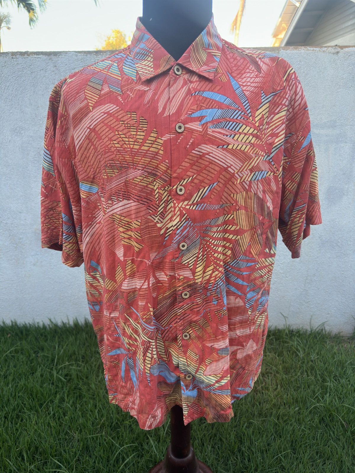 Tommy Bahama PreOwned Tommy Bahama Red Silk Hawaiian Shirt Men's XL Size US XL / EU 56 / 4 - 1 Thumbnail