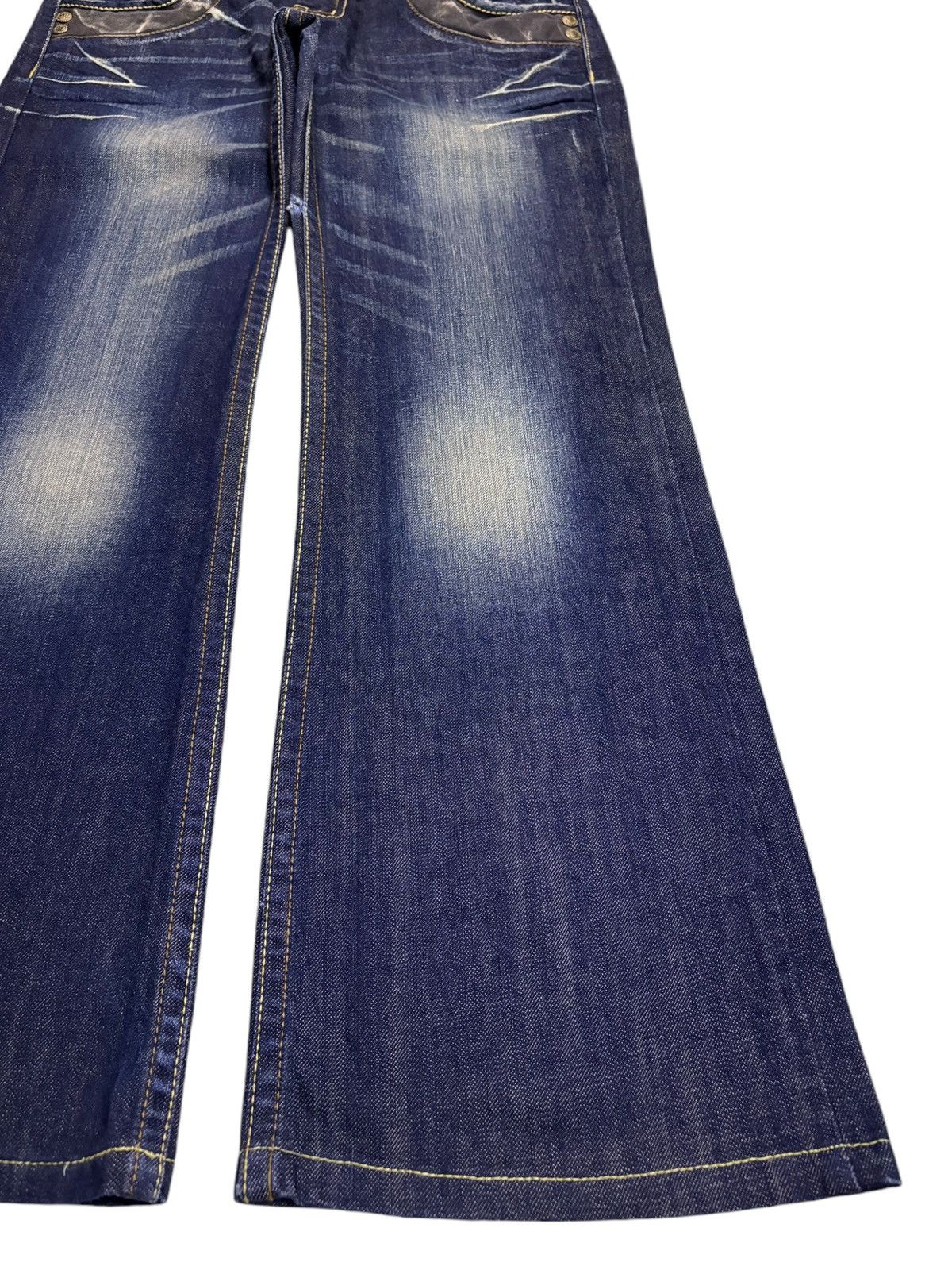 Japanese Brand Vintage Japanese Brand Mud Wash Distressed Flare Jeans Size 30" / US 8 / IT 44 - 7 Thumbnail