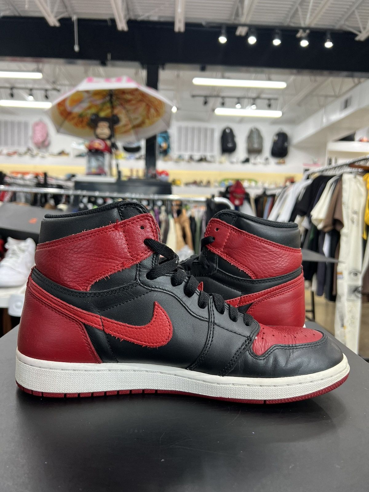 Jordan Brand × Nike Jordan 1 Bred Banned Sz. 8.5 (2016) Size US 8.5 / EU 41-42 - 4 Thumbnail