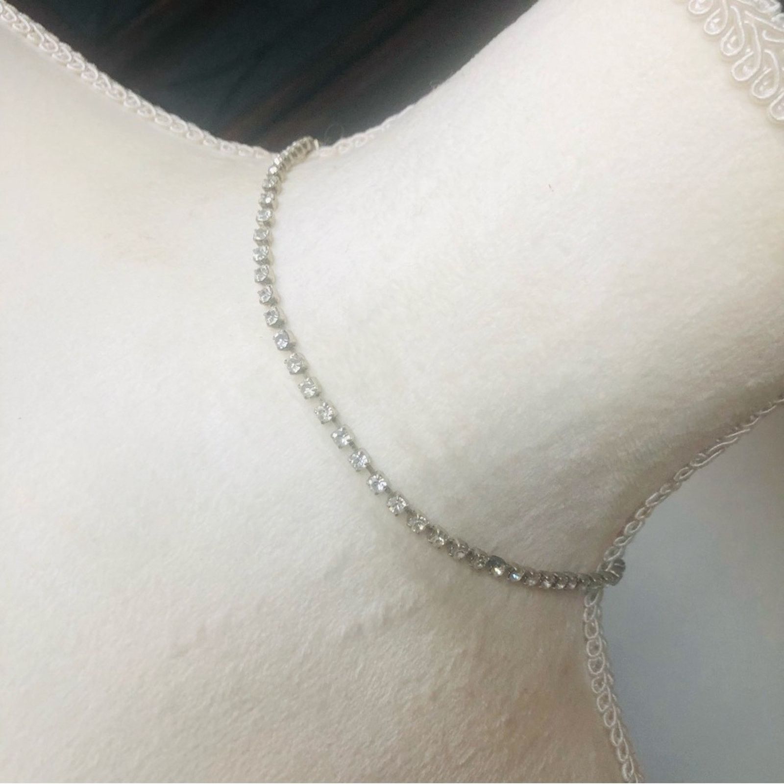 Vintage Vintage single row clear prong rhinestone choker necklace Size ONE SIZE - 1 Thumbnail