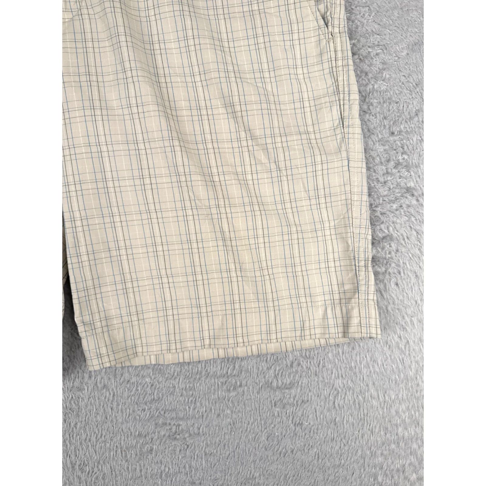 Nike Nike Shorts Mens 36 Beige Plaid Polyester Blend Golf Outdoor 36x11 Regular Inseam Beige Nike Mens Shorts Casual Athletic 90s? Size US 36 / EU 52 - 2 Thumbnail