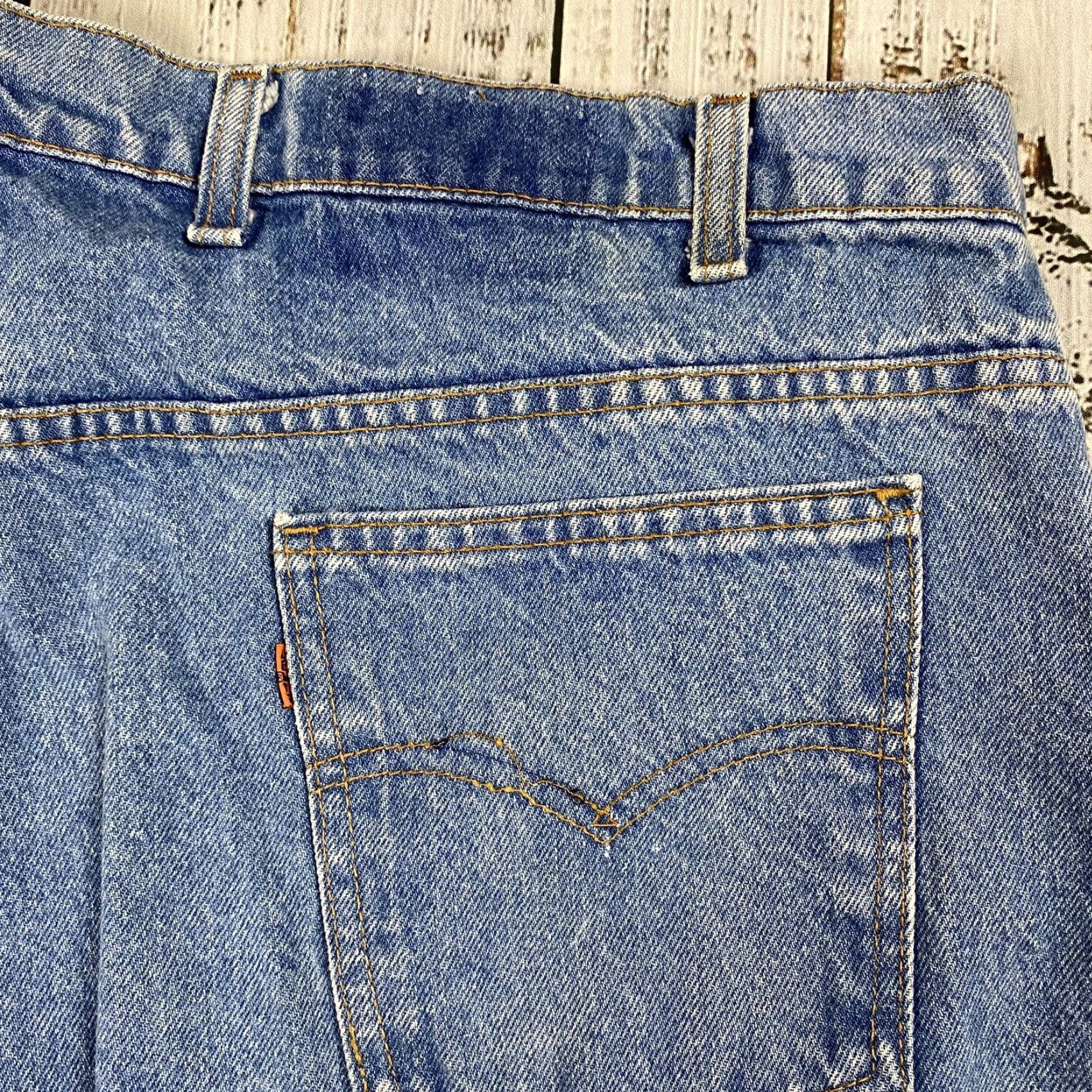 Levi's VINTAGE 80s Levi's 509 Blue Denim Jeans 44x32 Light Wash Distressed USA Mens Size US 44 / EU 60 - 3 Thumbnail