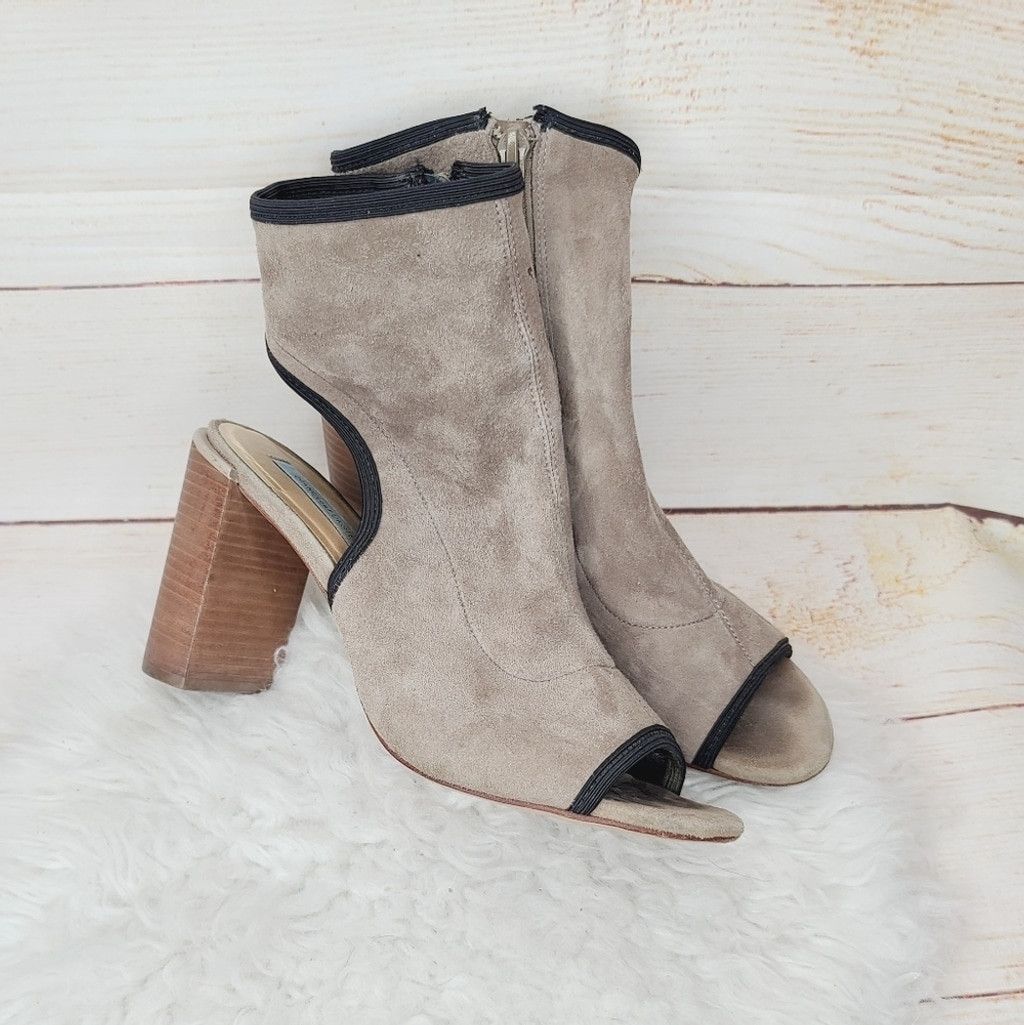Diane von Furstenberg Diane Von Furstenberg leather peep toe ankle bootie heel 7.5 Size US 7.5 / IT 37.5 - 1 Thumbnail
