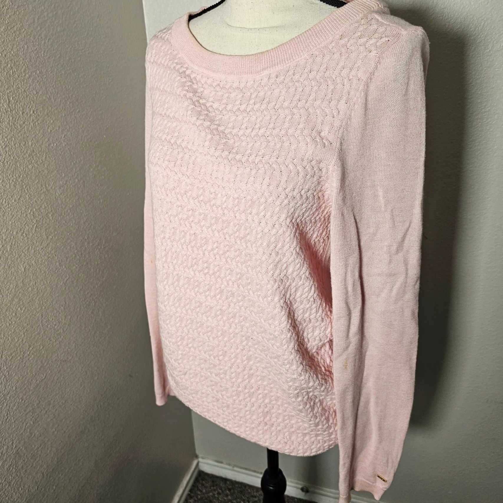 Tommy Hilfiger VINTAGE Tommy Hilfiger Sweater Women’s Medium Pink Pullover Casual Preppy Long Sleeve Knit Button Accents Size M / US 6-8 / IT 42-44 - 2 Thumbnail