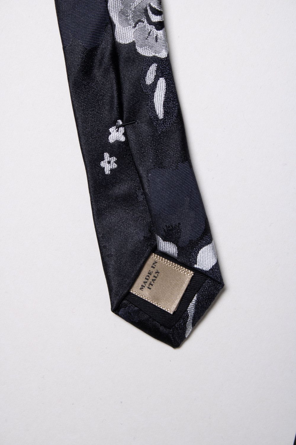 Burberry Burberry, floral printed tie in black Size ONE SIZE - 4 Thumbnail