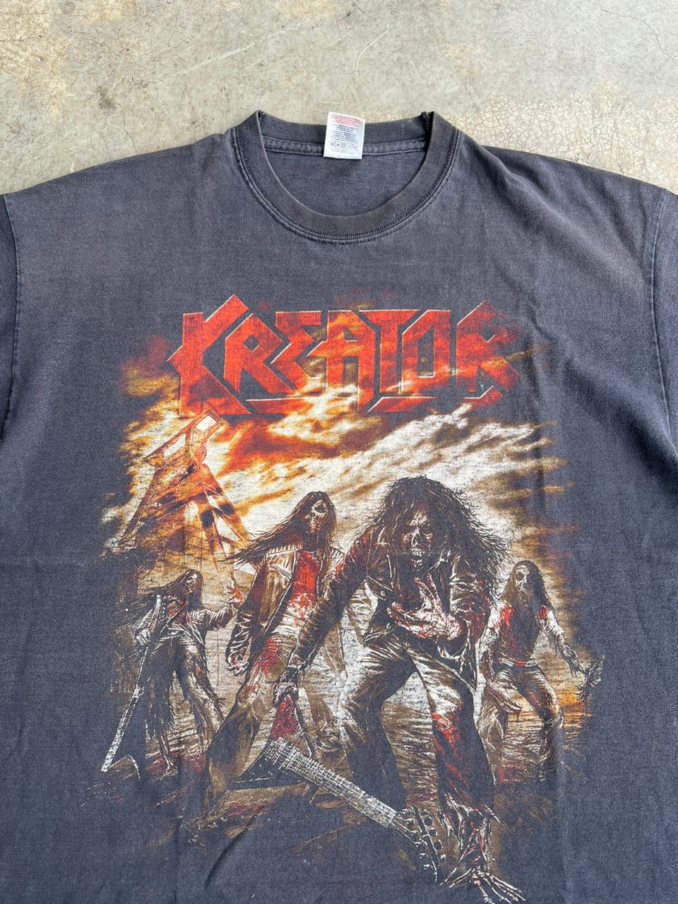 Band Tees Kreator Dying Alive Faded Tshirt Size US XL / EU 56 / 4 - 2 Thumbnail