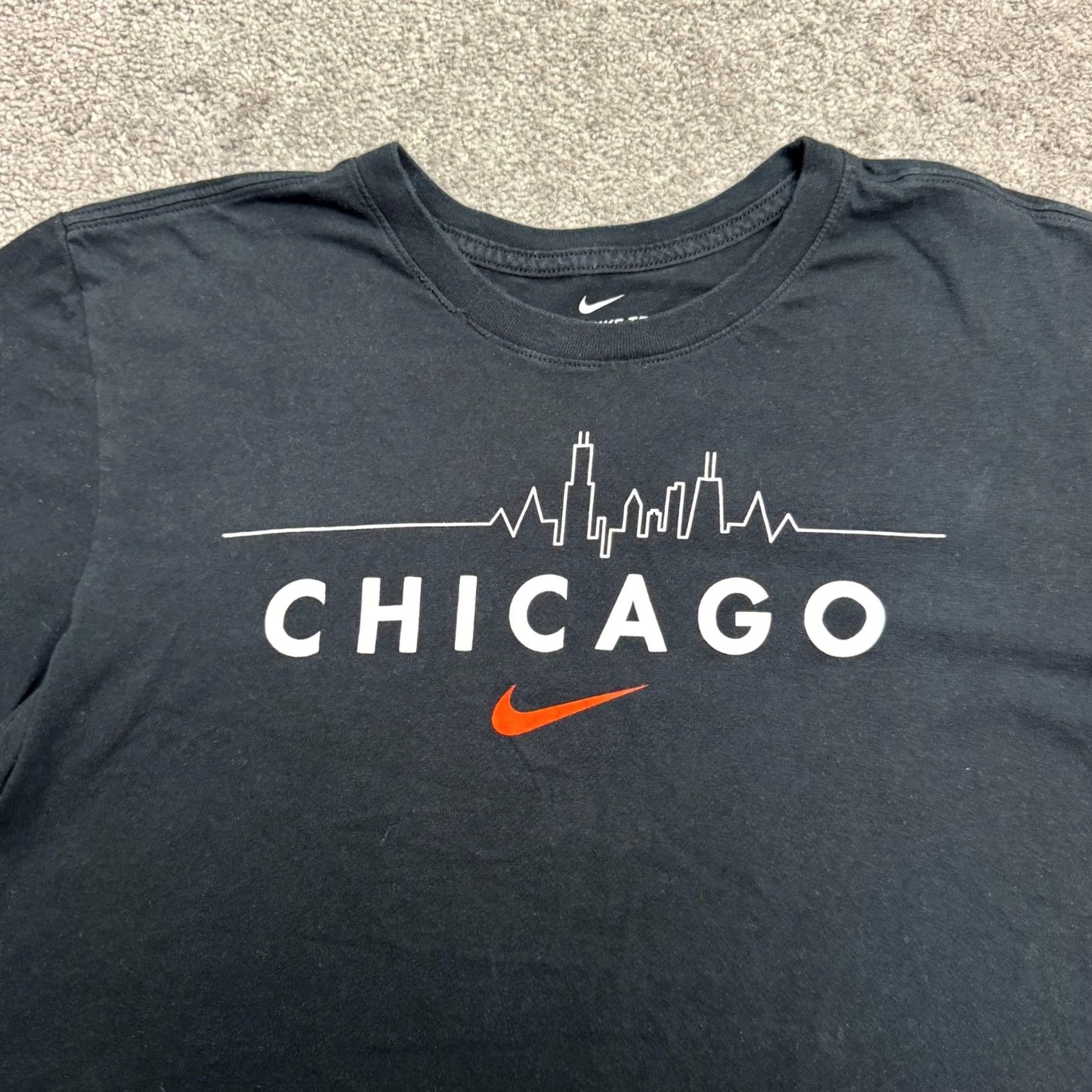 Nike Nike Tee Chicago Athletic Cut Graphic T-Shirt Mens Large Black Crew Neck Top Size US L / EU 52-54 / 3 - 3 Thumbnail