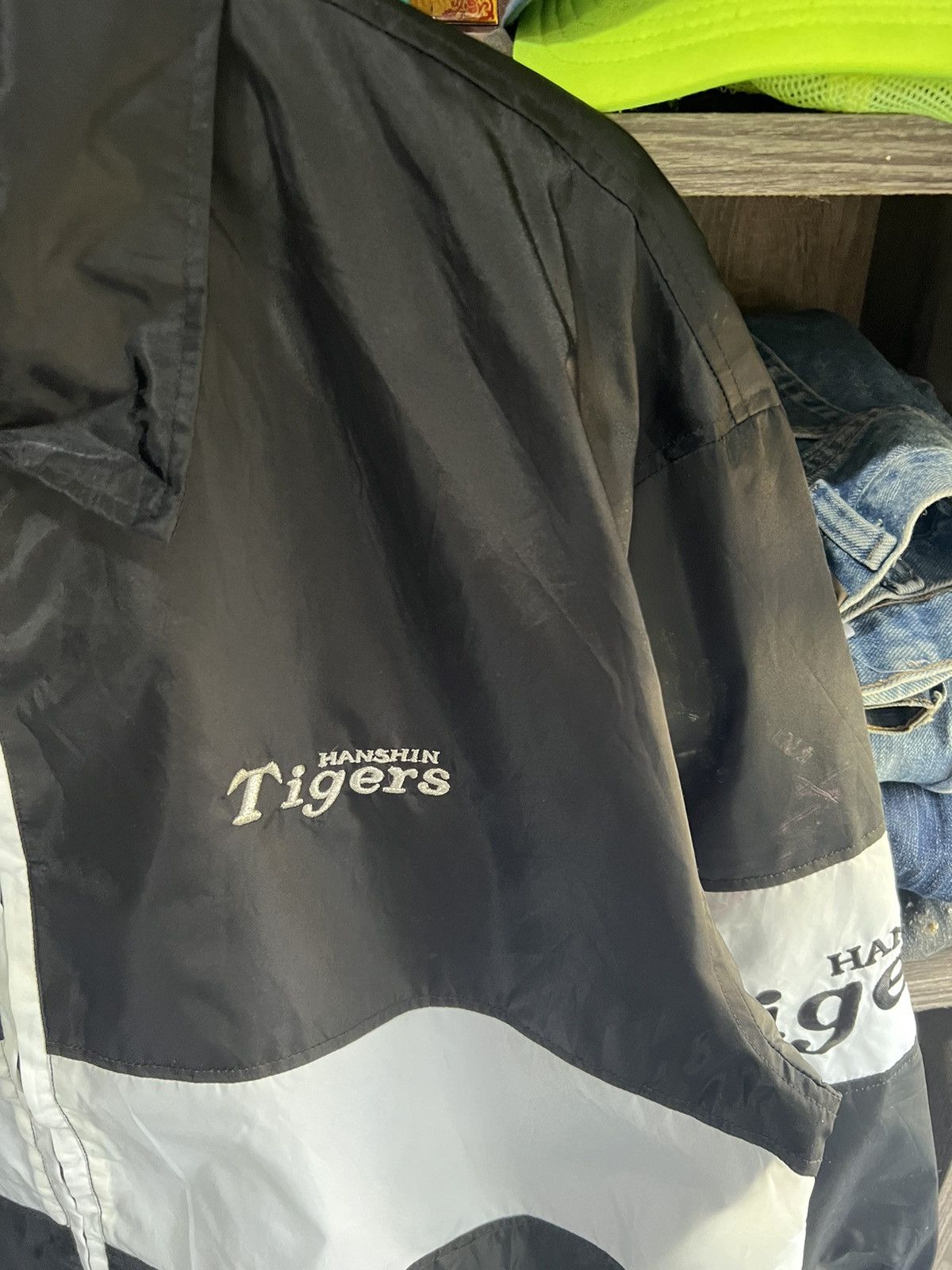 Japanese Brand 🔥Hanshin Tigers Baseball Club Windbreaker Size US XL / EU 56 / 4 - 6 Thumbnail