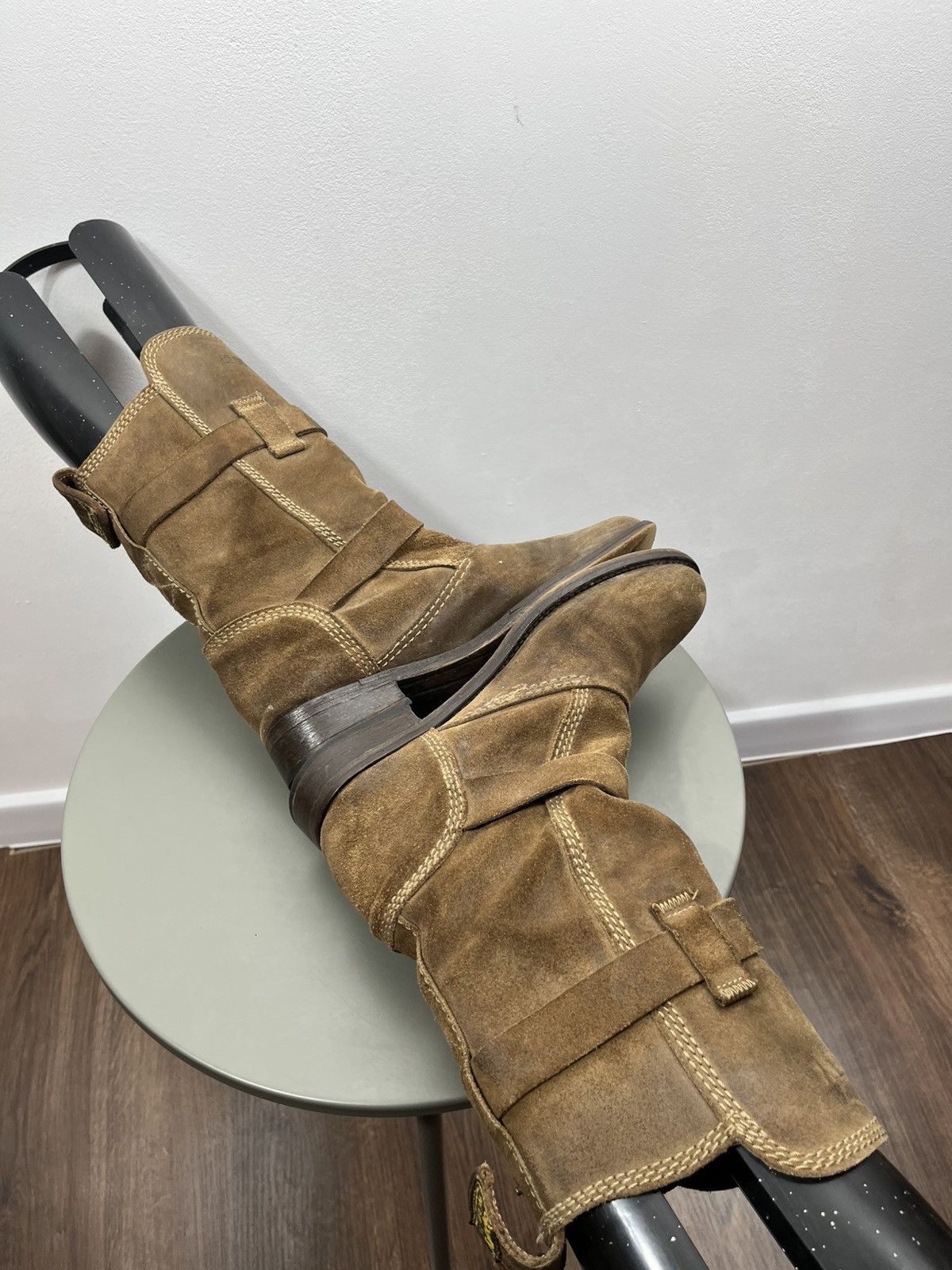 Superdry Superdry distressed suede buckle boots in brown Size US 9 / IT 39 - 11 Thumbnail