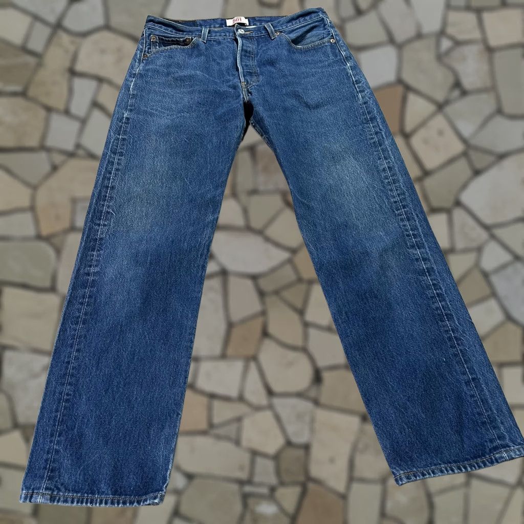Levi's VINTAGE Levi's 501 Jeans Mens 33x30 Blue Denim Straight Button Fly Regular Fit 100% Cotton 5-Pocket Size US 33 - 1 Thumbnail