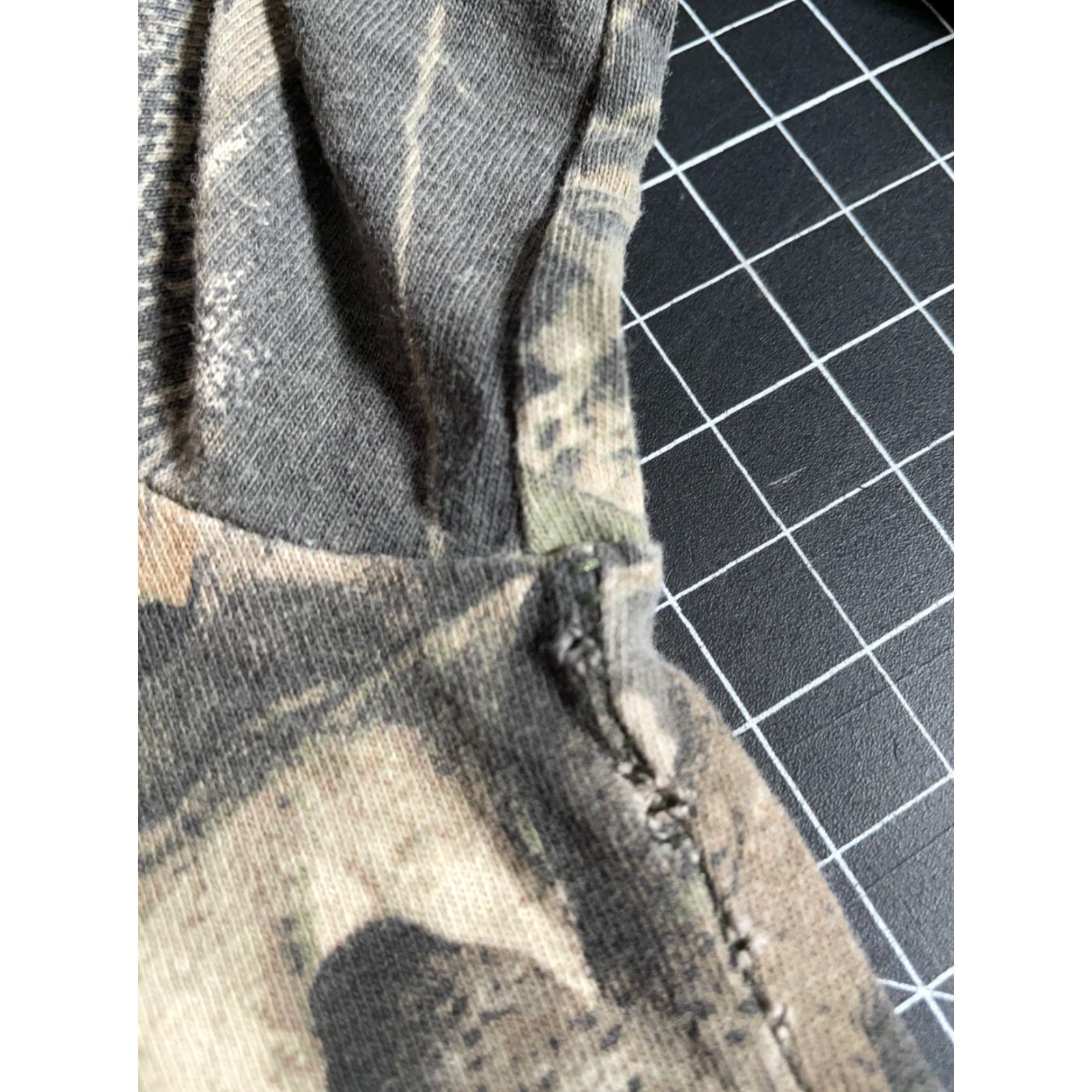 Vintage VINTAGE Mossy Oak Camo Pocket Long Sleeve T-Shirt 2XL Men Green 80s Camouflage Shirt Mens Size US XXL / EU 58 / 5 - 6 Thumbnail