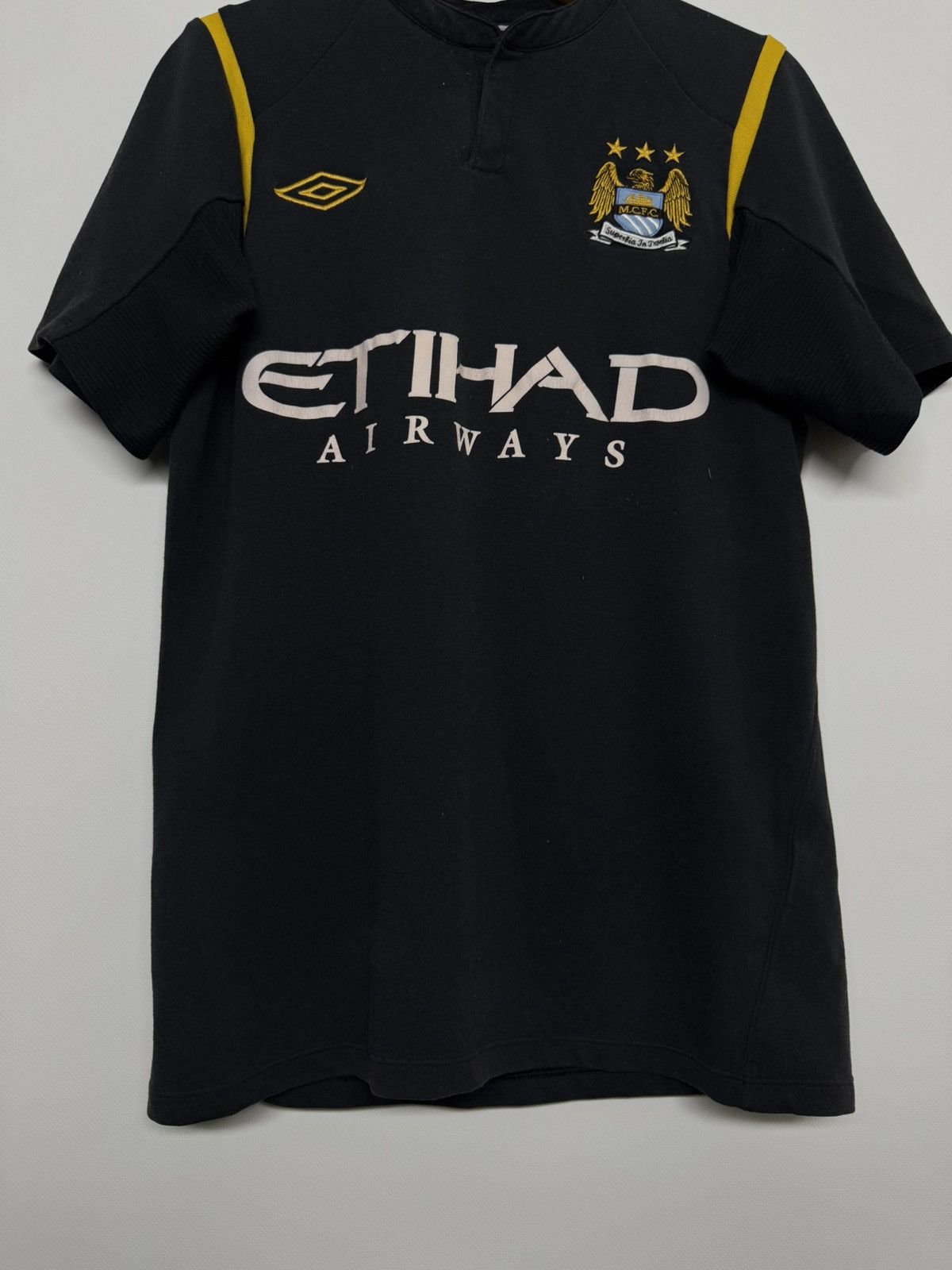Umbro Vintage Umbro Manchester City 2009 Away Shirt Soccer Jersey Size US S / EU 44-46 / 1 - 7 Thumbnail