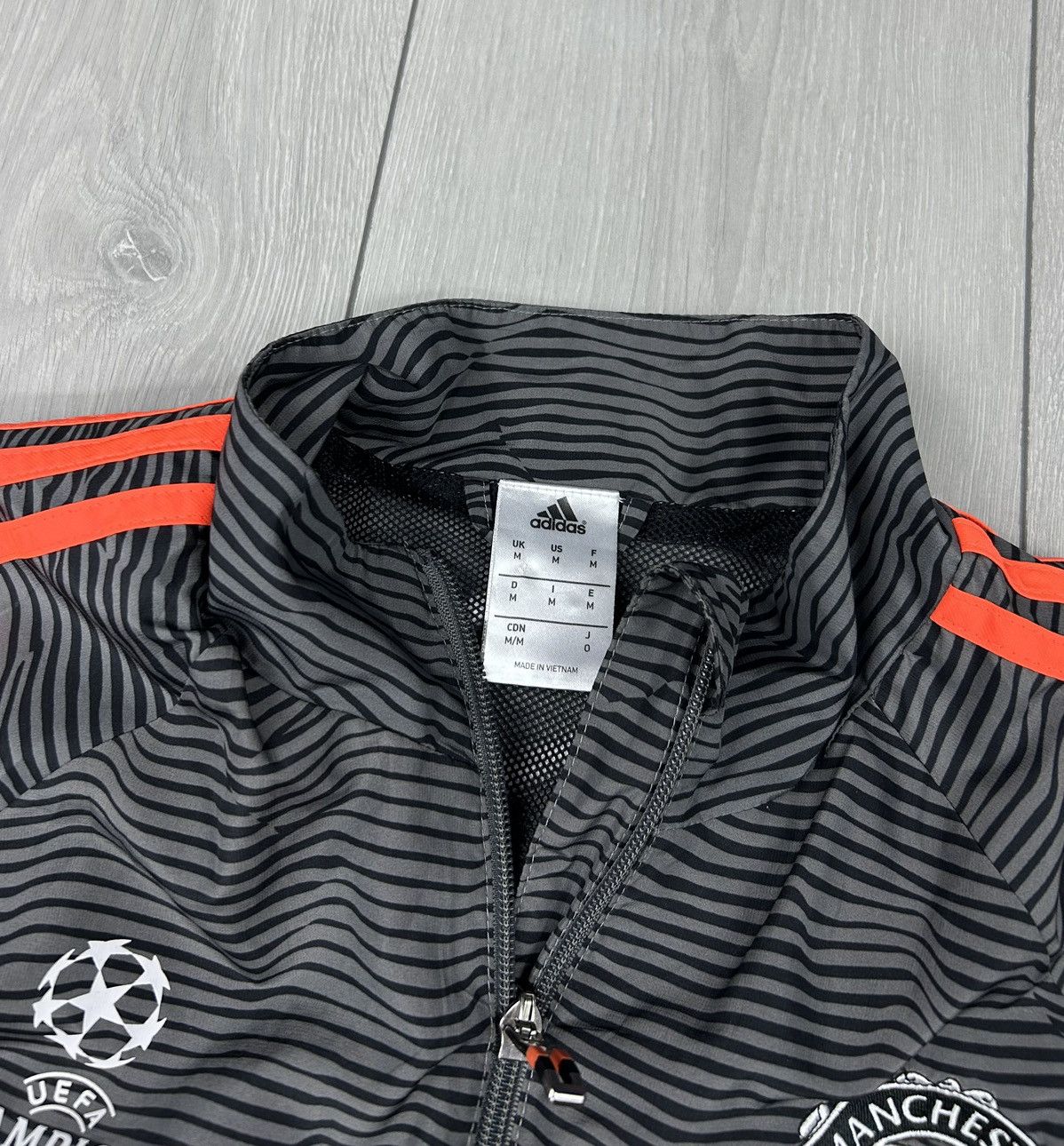 Adidas Adidas Manchester United light jacket size M Size US M / EU 48-50 / 2 - 4 Thumbnail