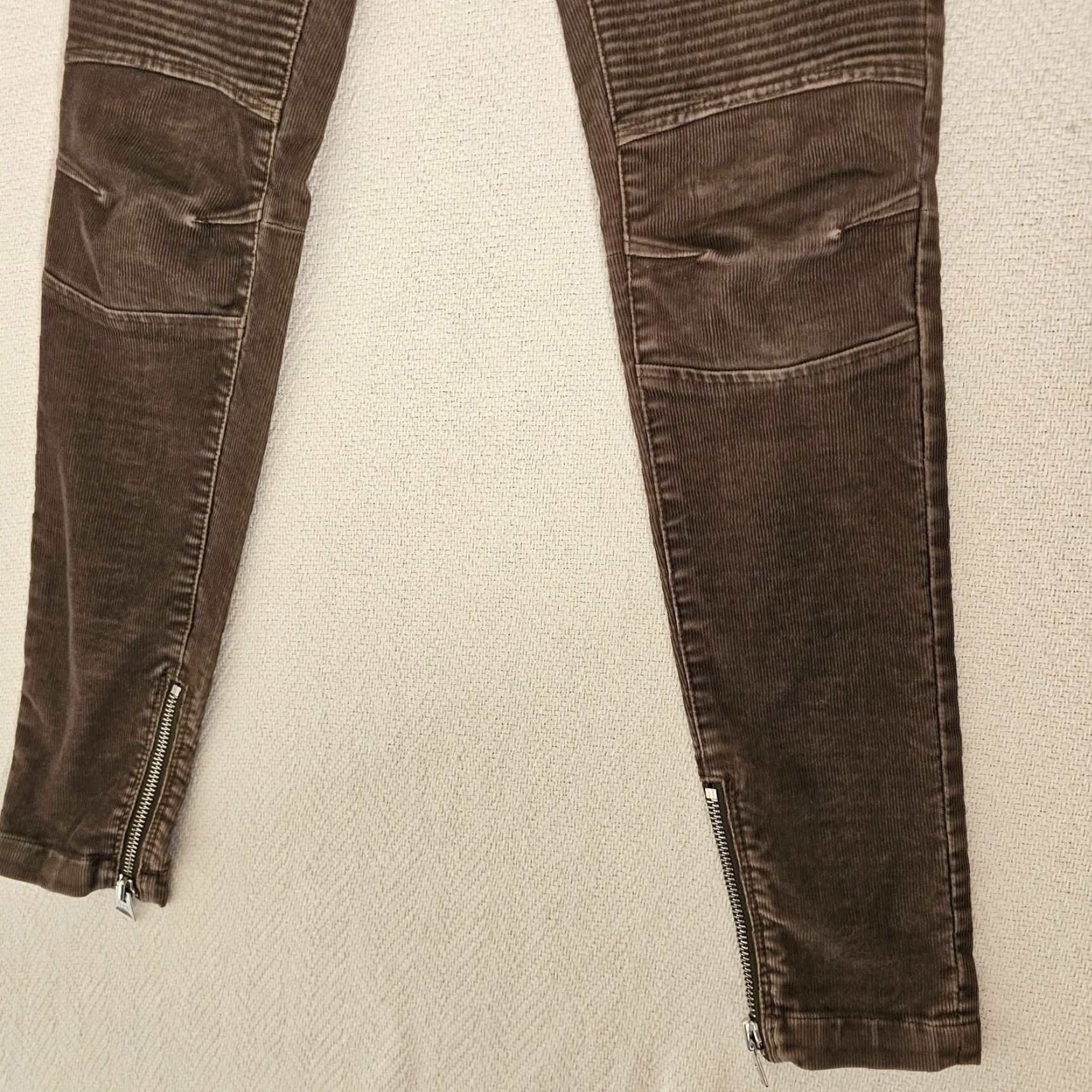 Armani Exchange Armani Exchange Women's Corduroy Jeans Skinny Size 0 Brown Inseam 31" Zipper Accents Size 25" / US 0 / IT 36 - 2 Thumbnail