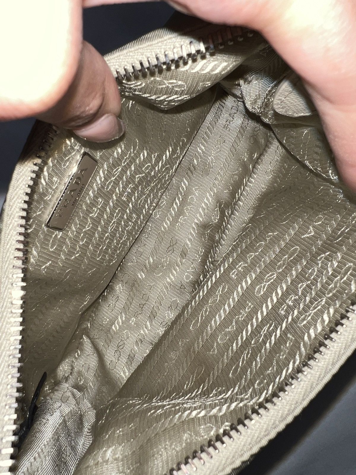 Prada Prada Re-edition 2005 Re-nylon Zip Hobo Shoulder Bag Purse Size ONE SIZE - 5 Thumbnail