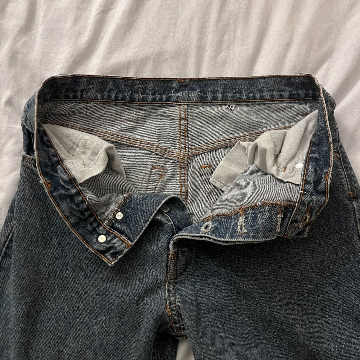 Levi's Vintage Clothing Vintage Levis 501xx Jeans Medium Wash Button Fly USA 90s Y2K Size US 30 / EU 46 - 3 Thumbnail