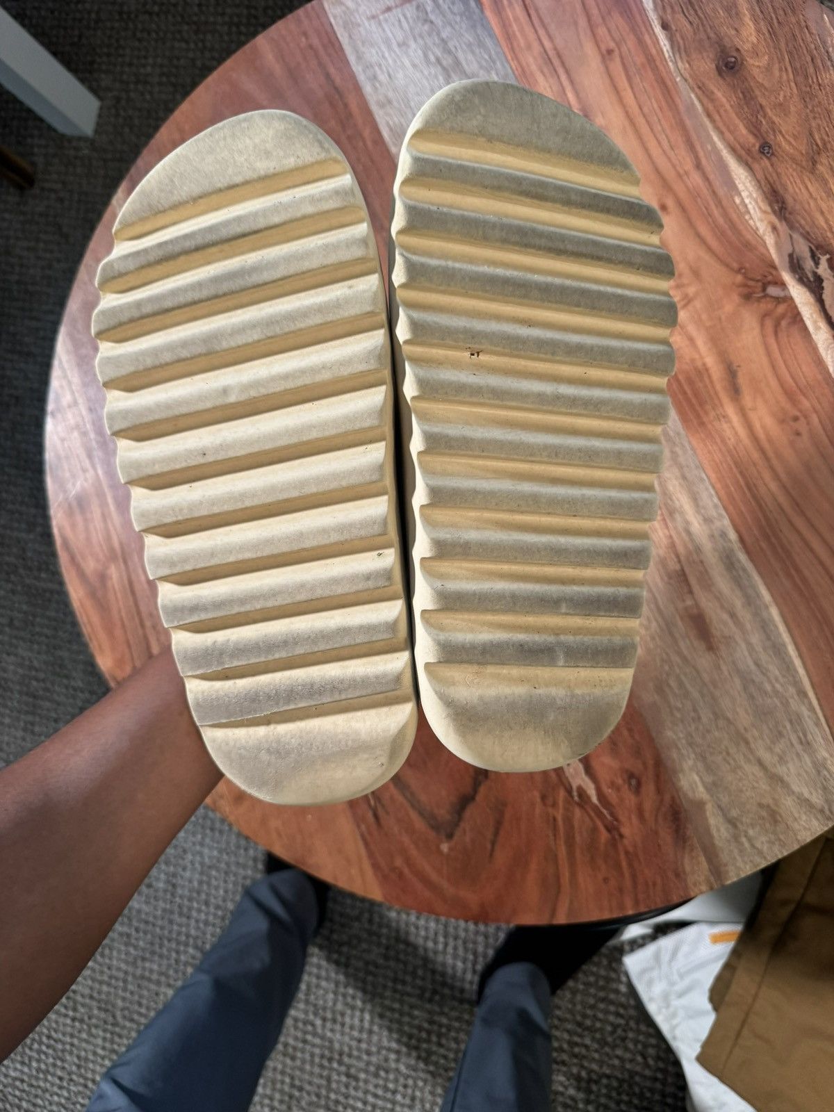 Yeezy Yeezy “Bone” Slides 2019 OG Size US 11 / EU 44 - 3 Thumbnail