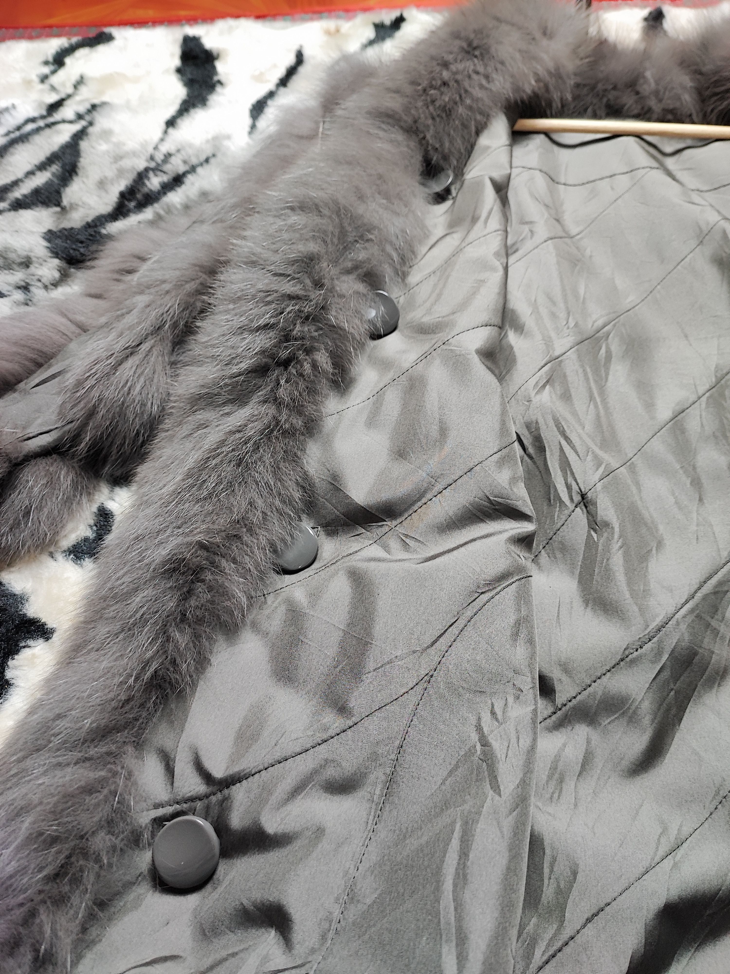 Le Grande Bleu (L.G.B.) Vintage Real Fur Bondage Coat Ravissant Size L / US 10 / IT 46 - 24 Thumbnail