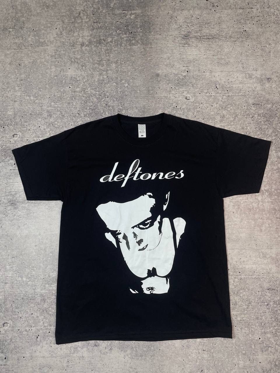Band Tees Vintage 00s Deftones Merch Band Tee T-Shirt Y2K Size US L / EU 52-54 / 3 - 1 Thumbnail