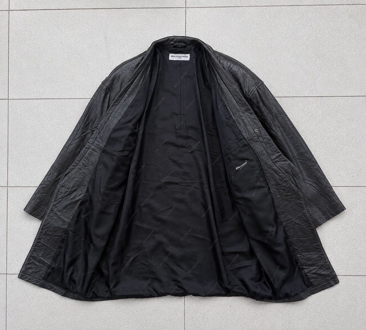 Balenciaga Balenciaga Leather Distressed Coat Black Oversized Jacket Size US L / EU 52-54 / 3 - 3 Thumbnail