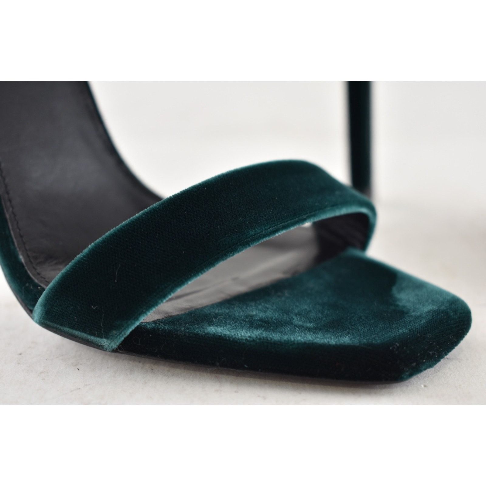 Yves Saint Laurent Saint Laurent Amber 105 Malachite Green Velvet Ankle Strap Size US 6 / IT 36 - 5 Thumbnail