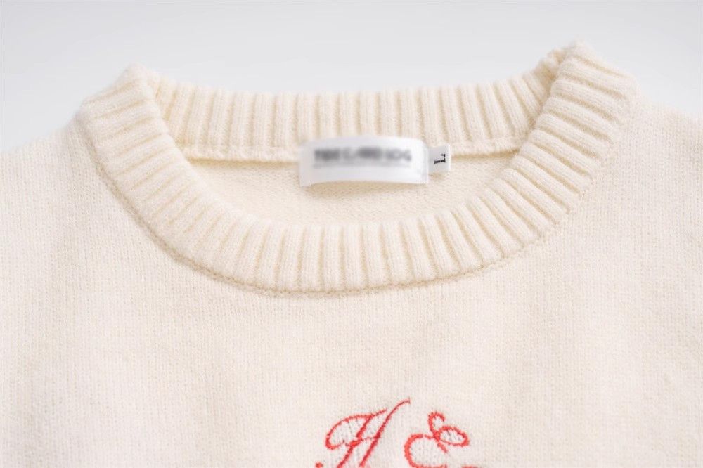 Japanese Brand × Vintage Heart embroidered round neck loose knitted sweater Size US L / EU 52-54 / 3 - 3 Thumbnail